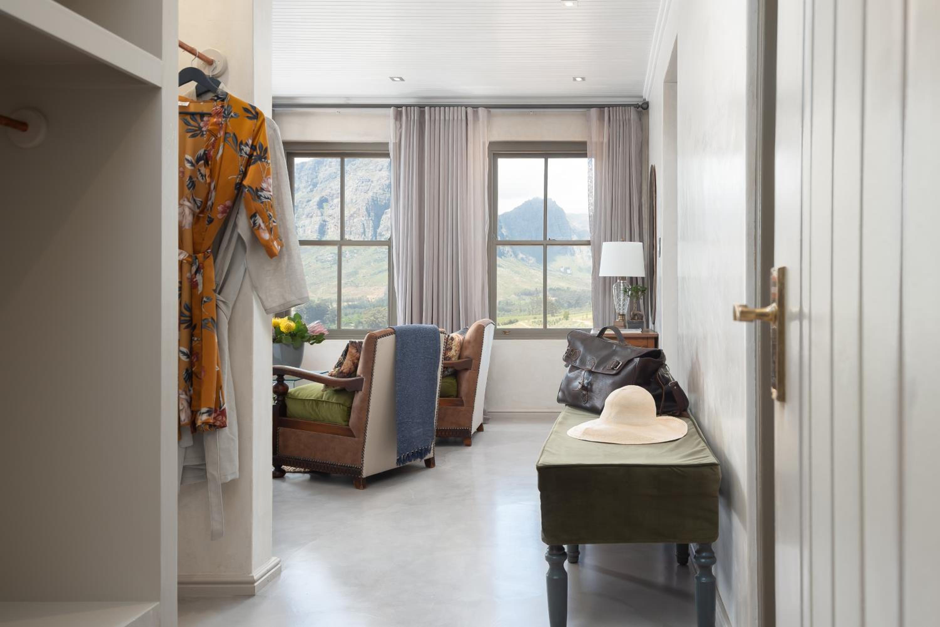 Superior King Room photo 2