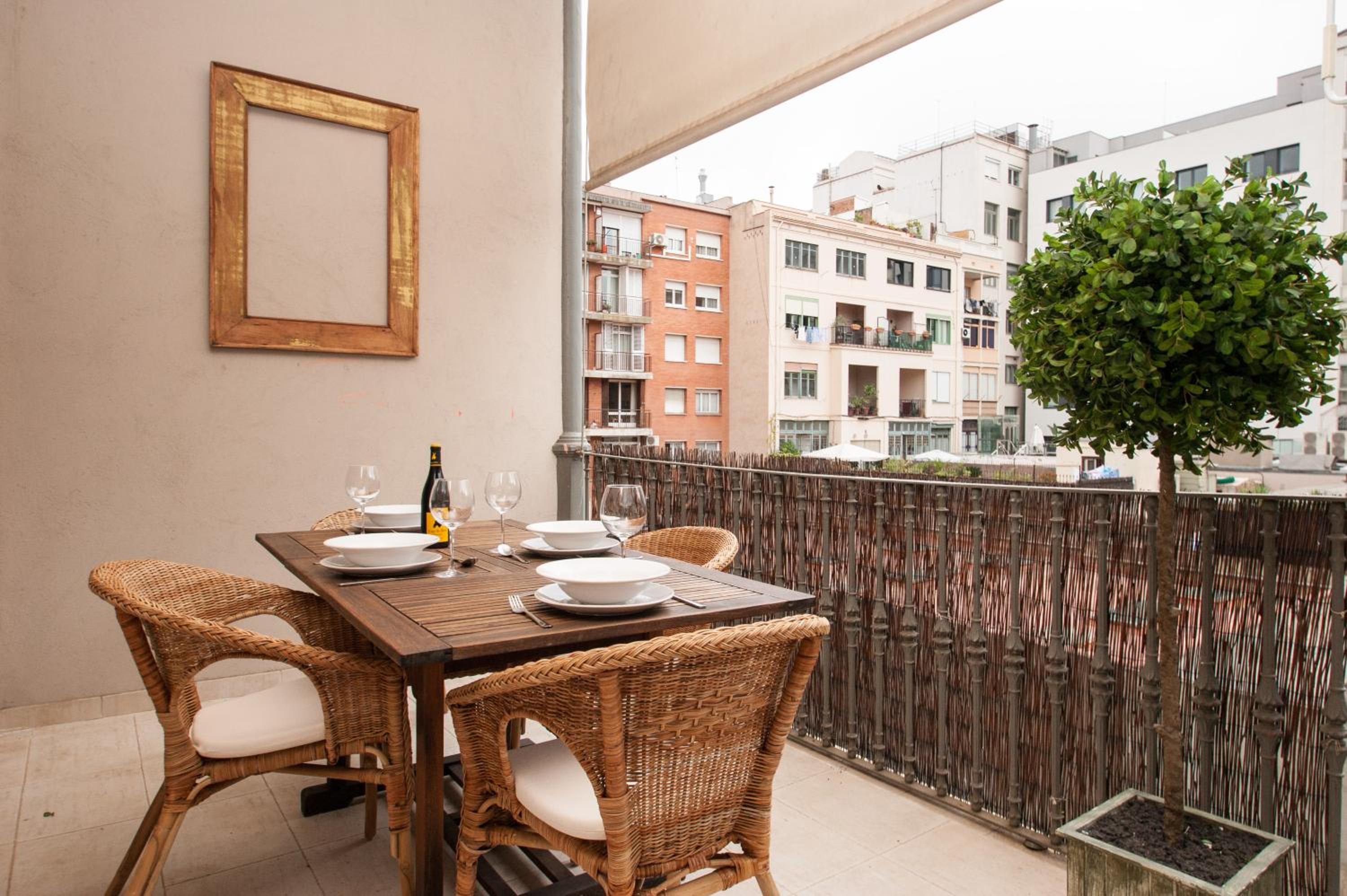 Three-Bedroom Apartment with Terrace photo 3