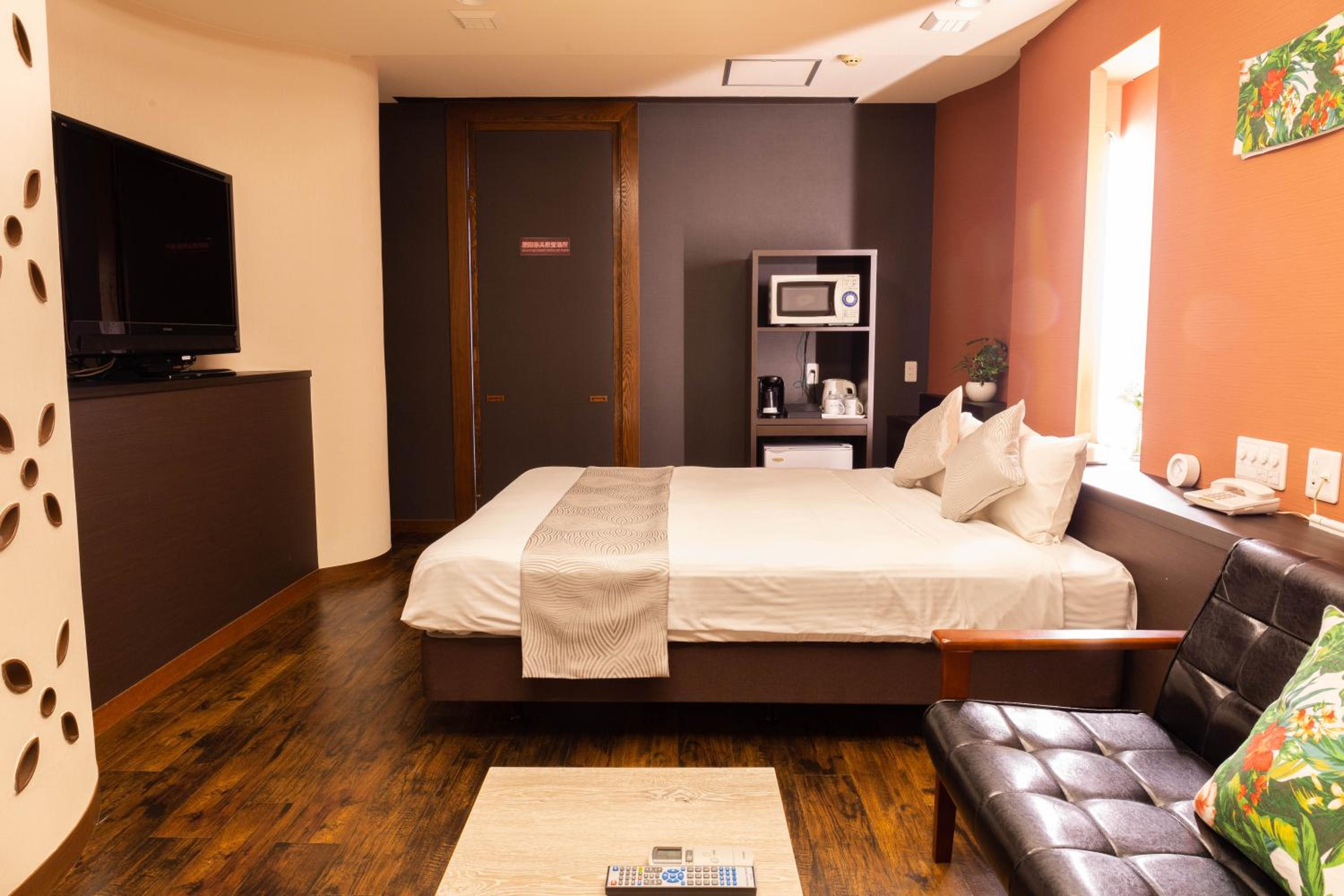 Economy Double Room Non Smoking - Photo 1