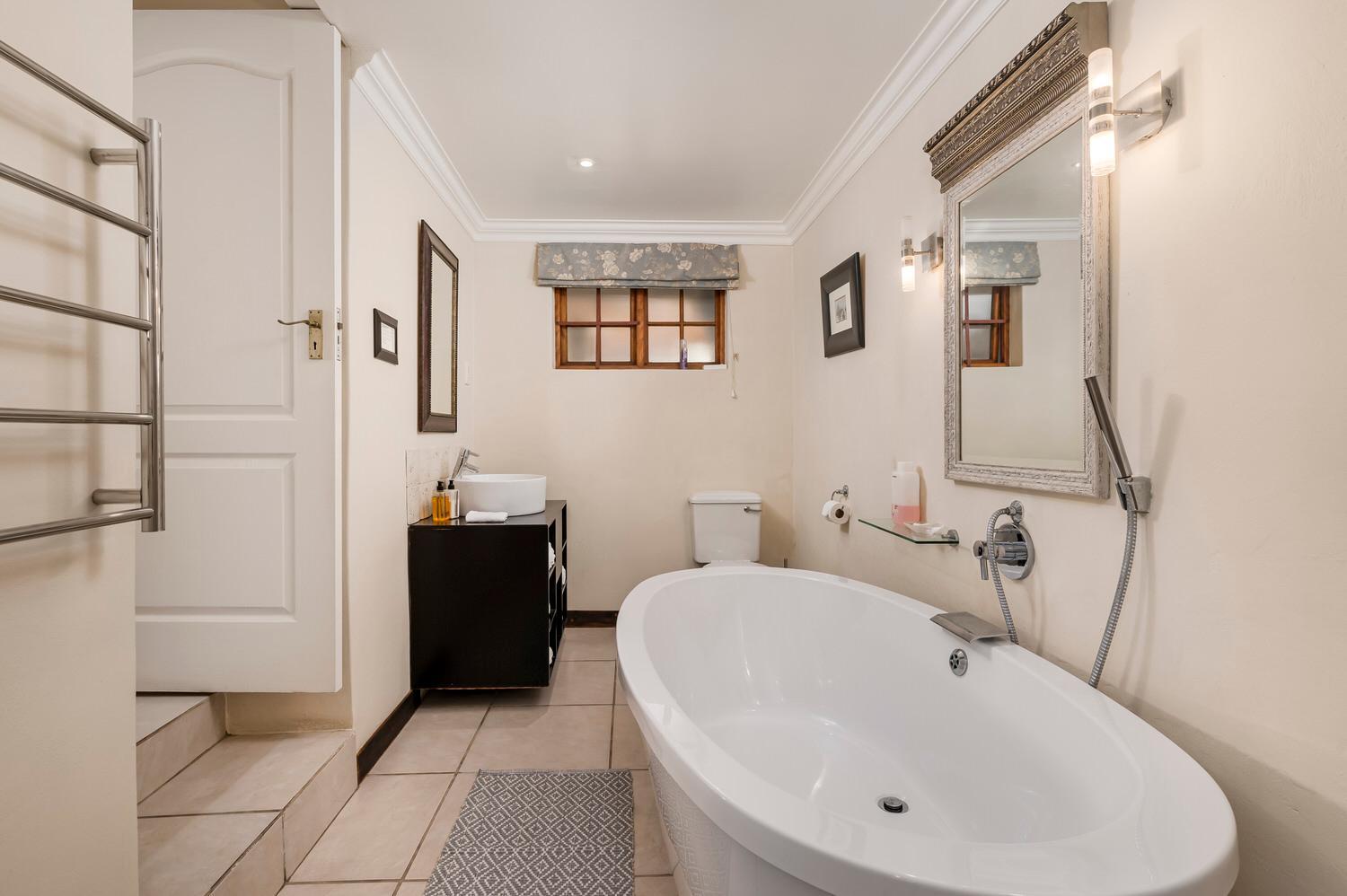 Deluxe Double or Twin Room - Photo 2
