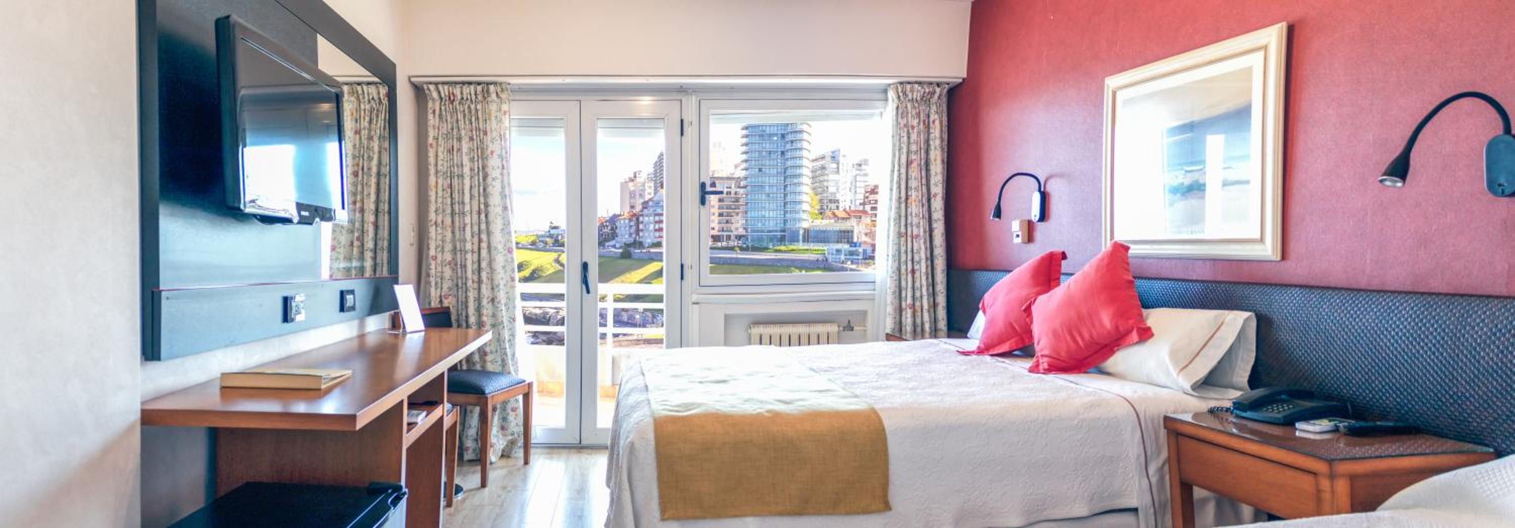 Double or Twin Room with Sea View