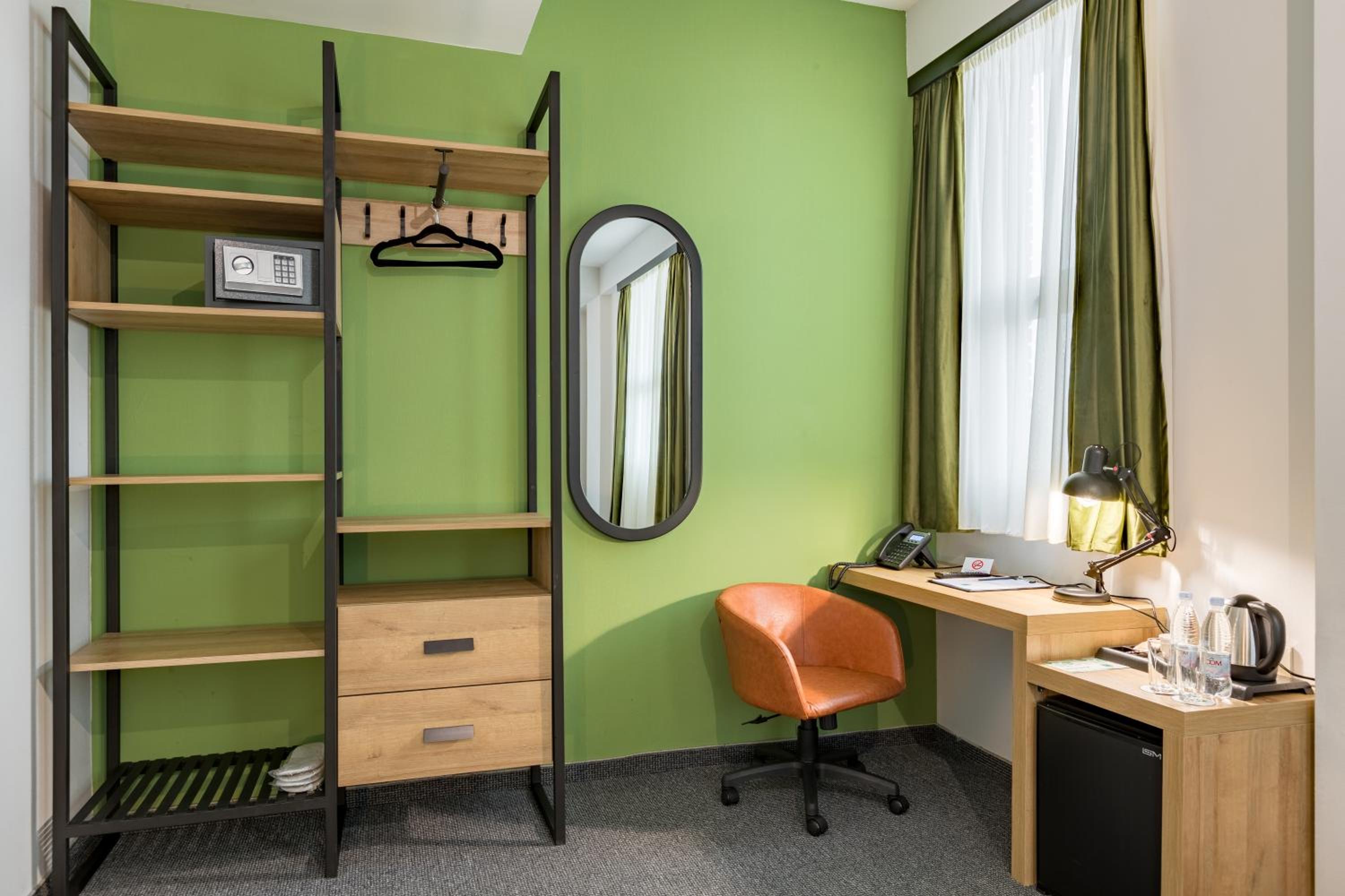 Twin Room with Balcony - Photo 2