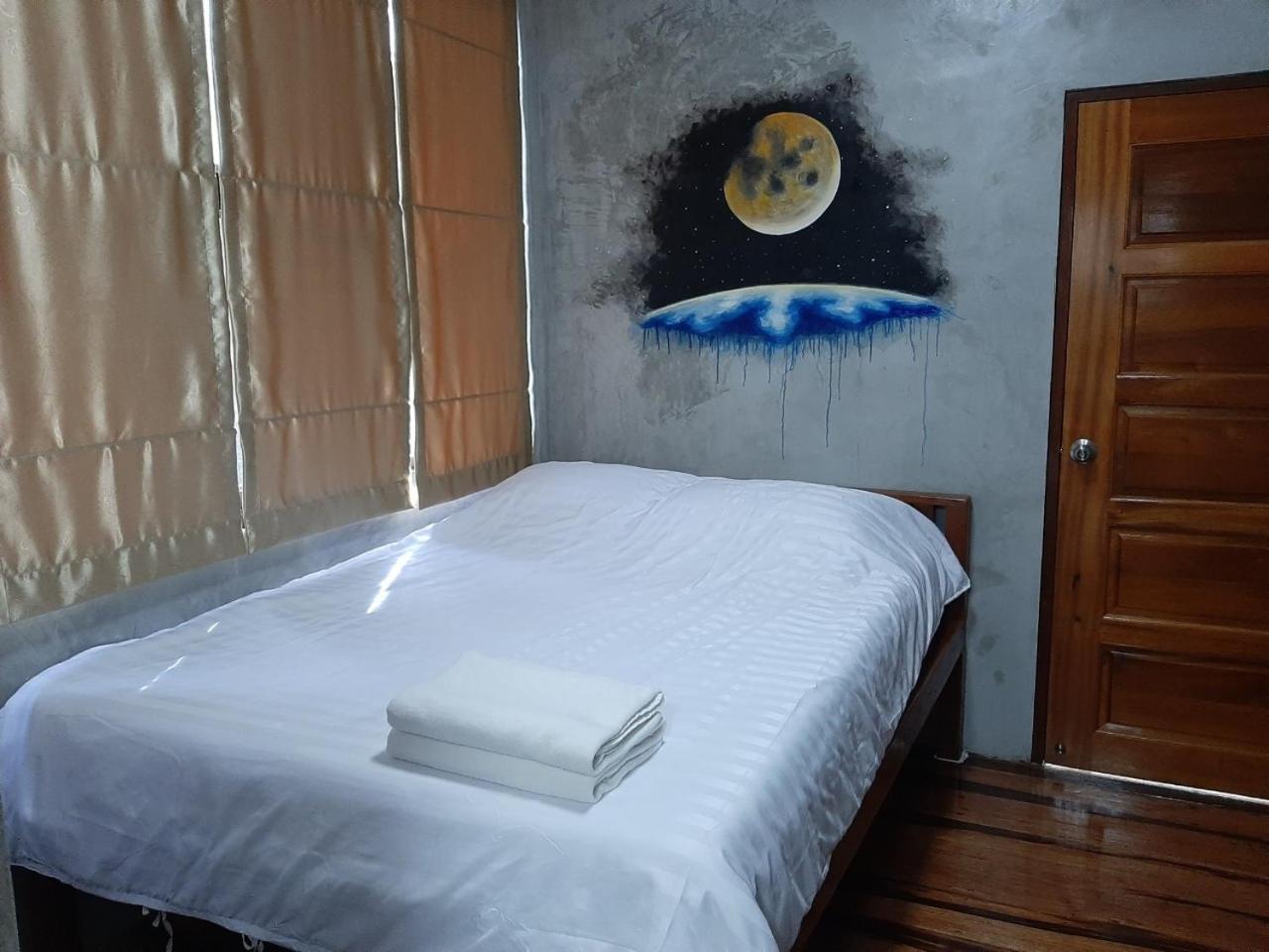 Standard Double Room - Photo 11