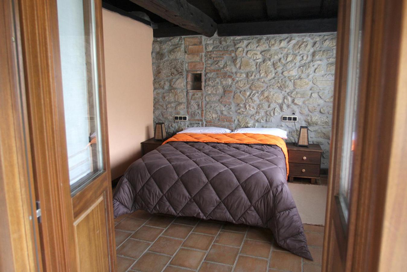 Double Room with Balcony - Photo 6