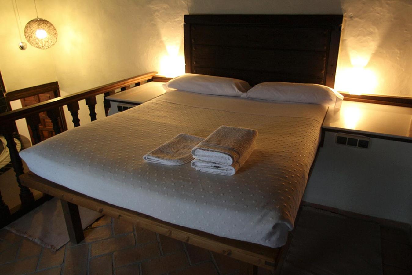 Double Room with Spa Bath - Photo 1