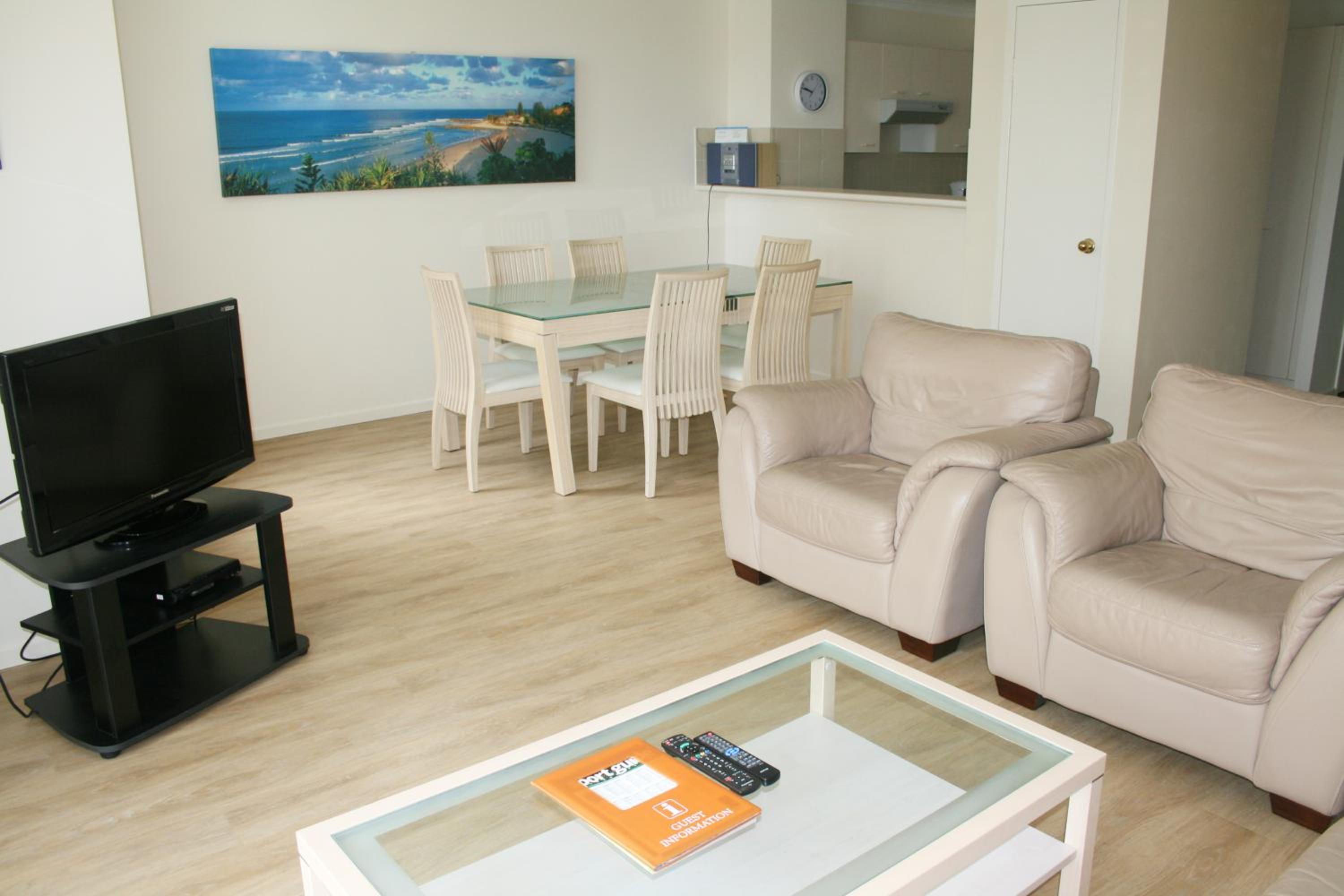 Deluxe Two-Bedroom Apartment - No Air Conditioning