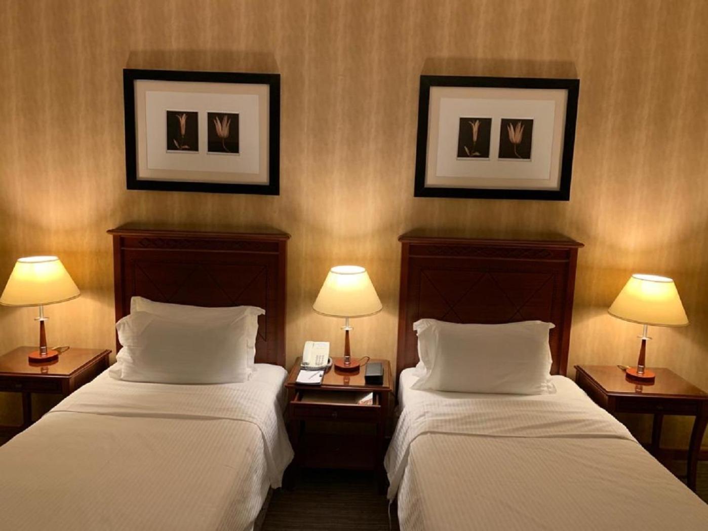 Standard Twin Room - Photo 3