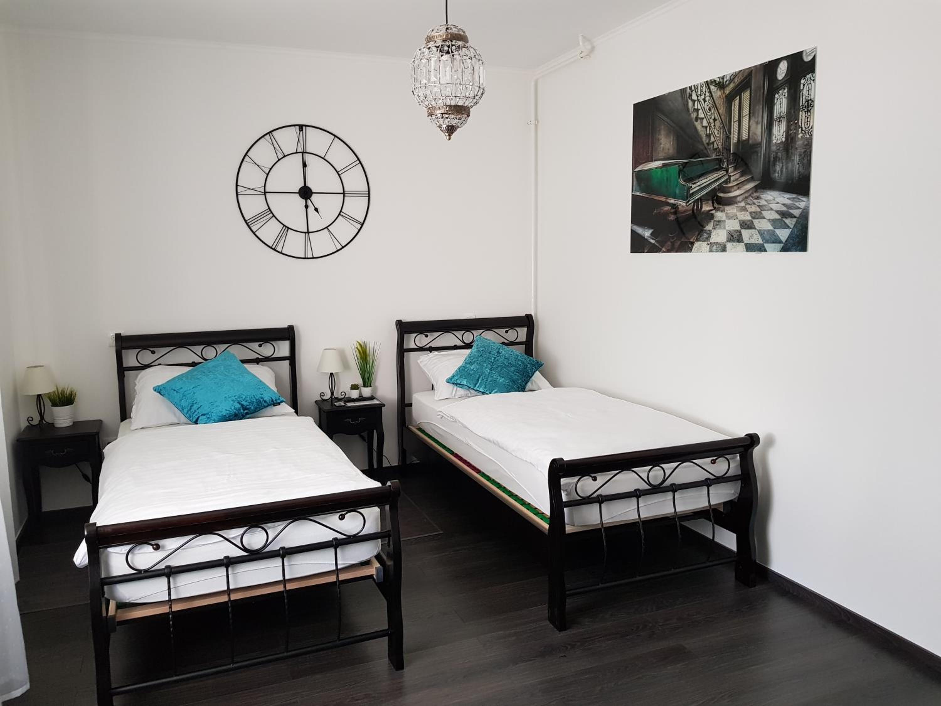 Two-Bedroom Apartment - Photo 29