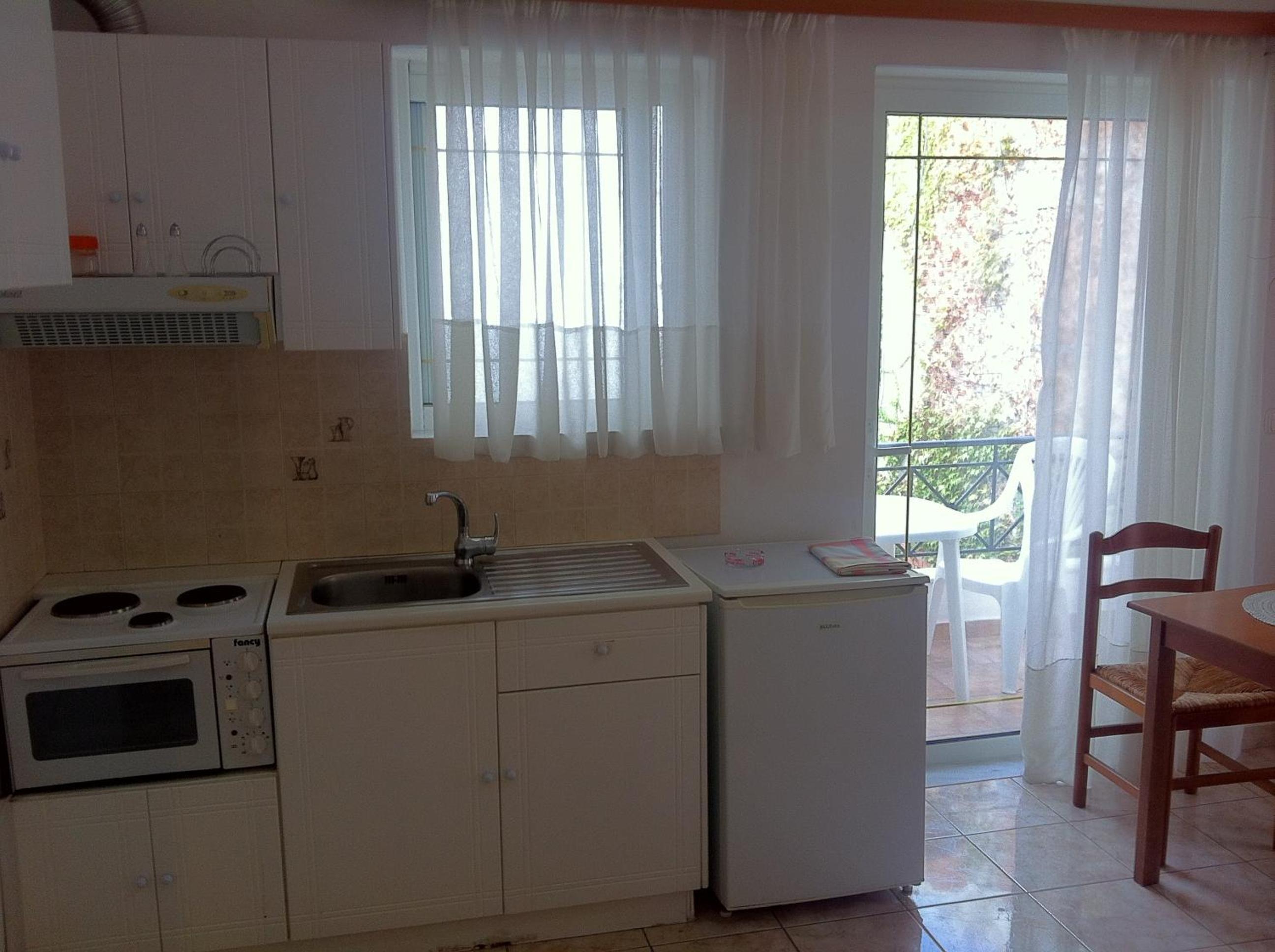 Studio with Balcony - Photo 18