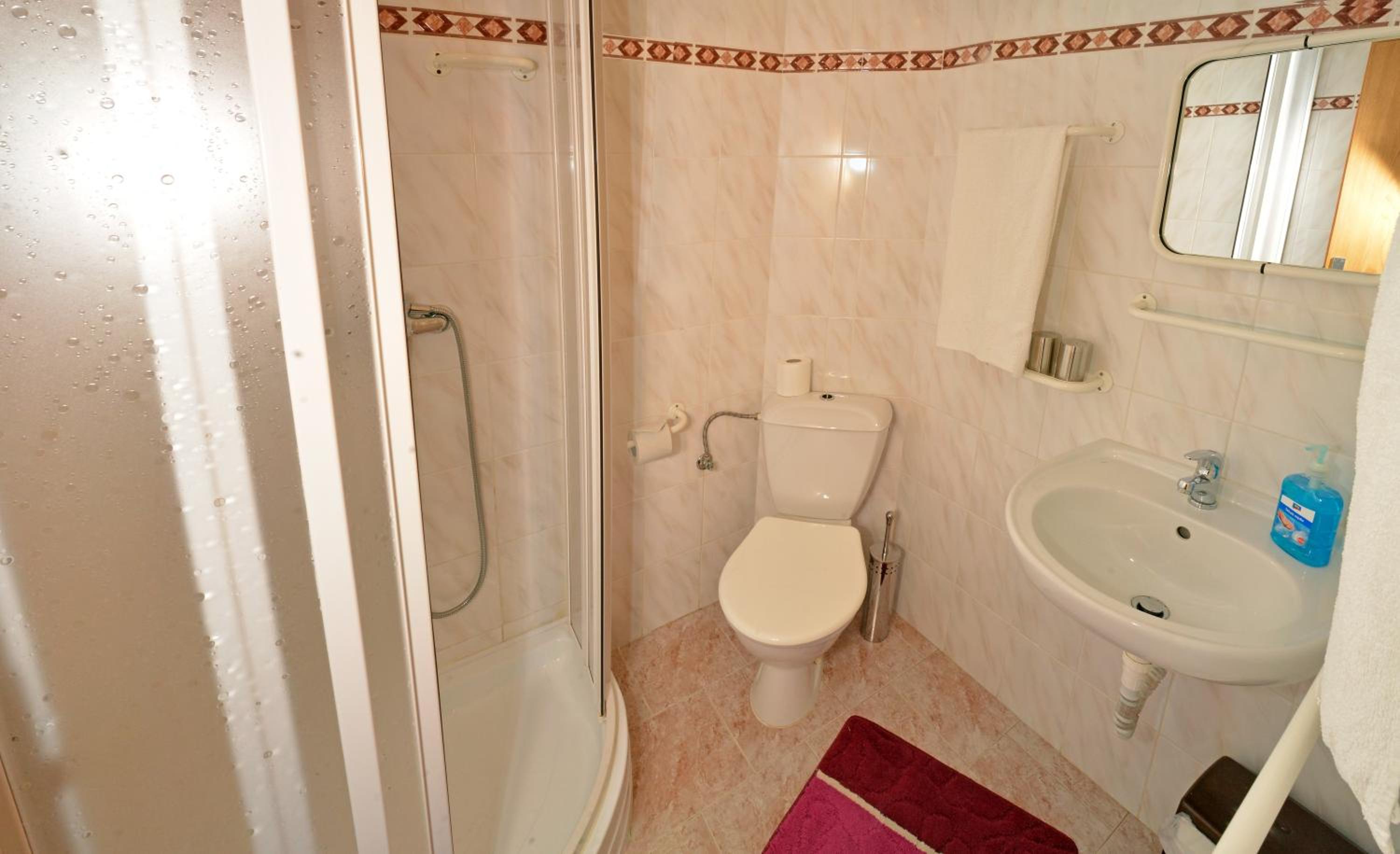 Double or Twin Room - Photo 3