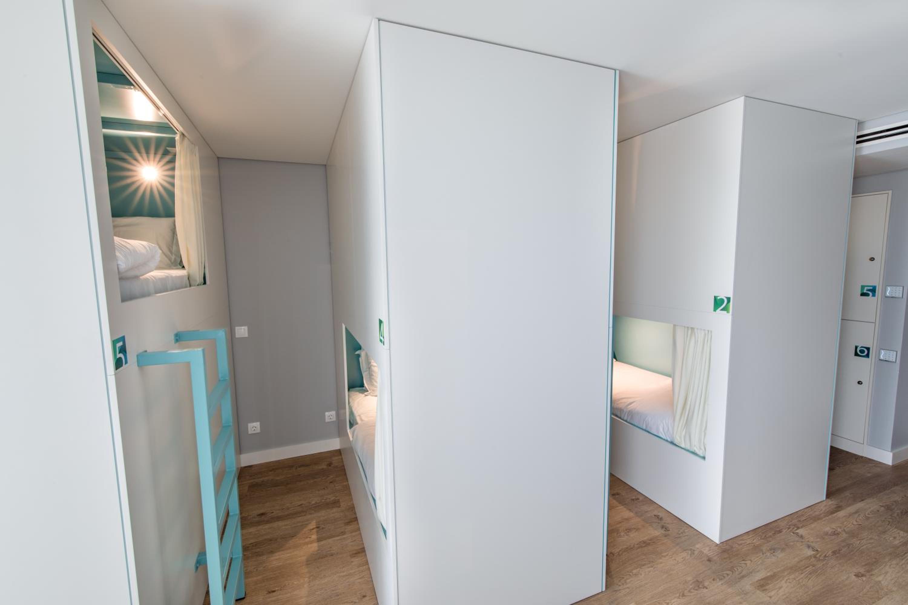 Bed in 6-Bed Female Dormitory Room photo 1