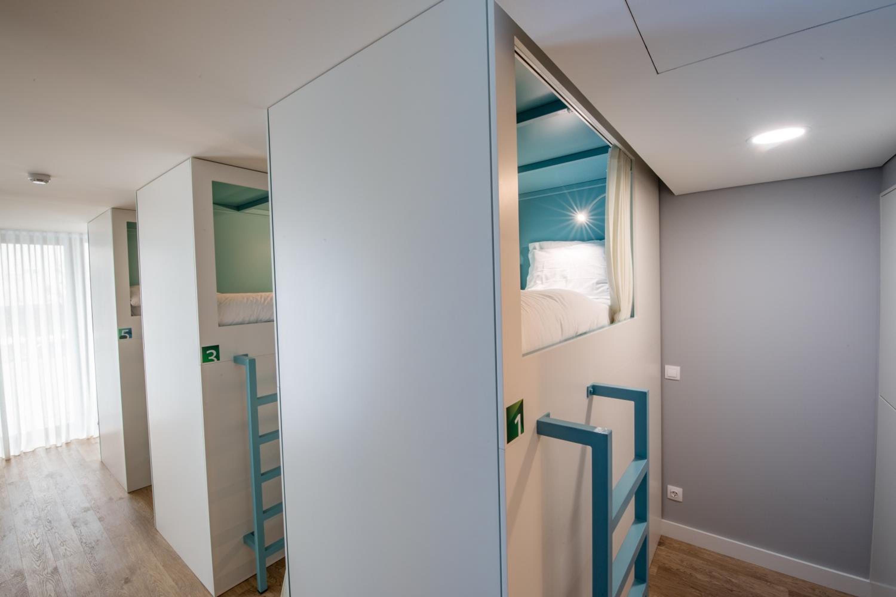 Bed in 6-Bed Female Dormitory Room photo 1