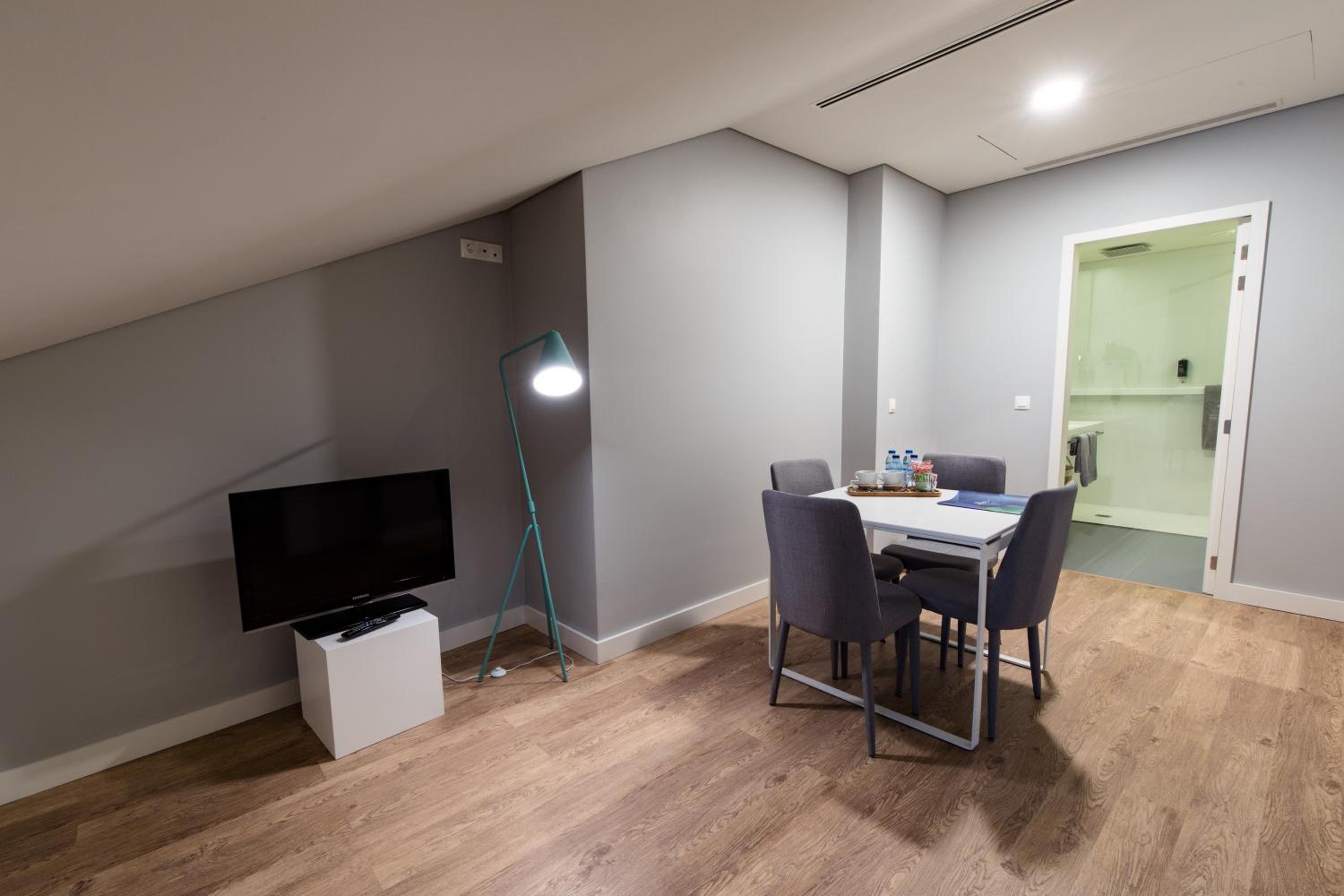 Family Room with Private Bathroom photo 1