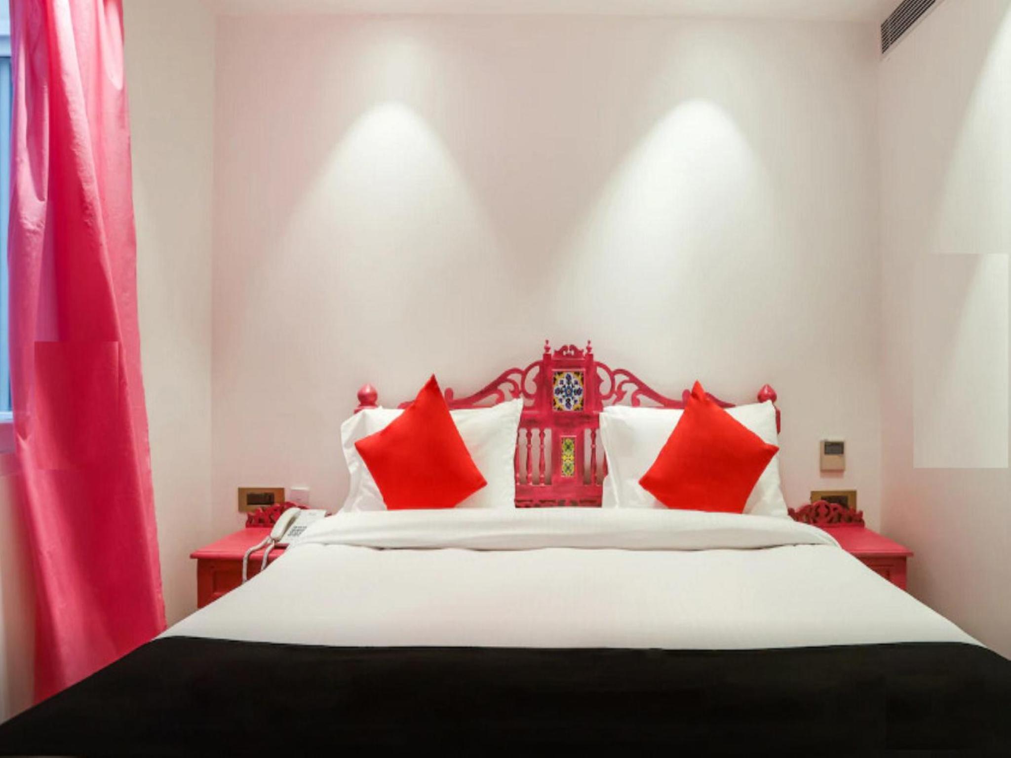 Heritage Boutique Room - Photo 13
