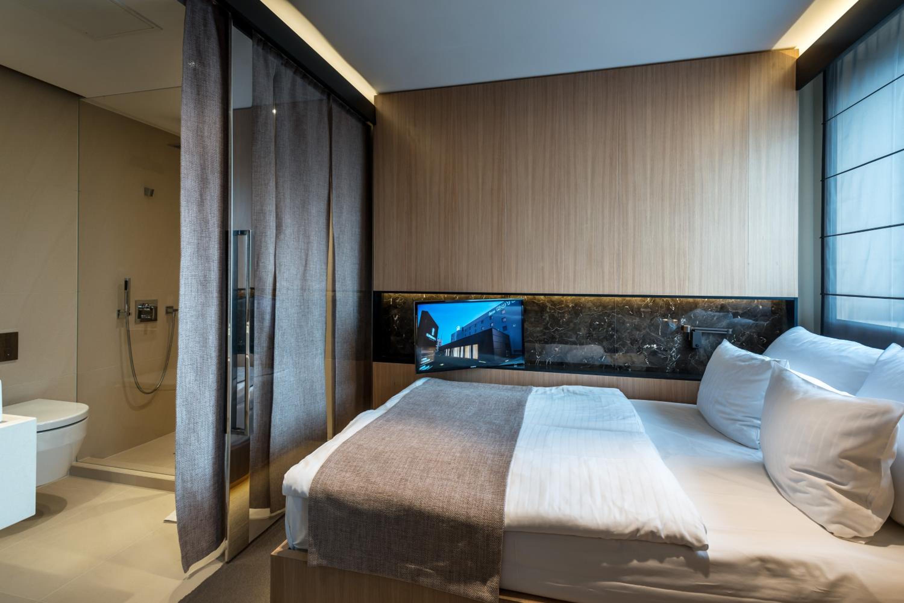 Business Double Room with Gym Access - Photo 10