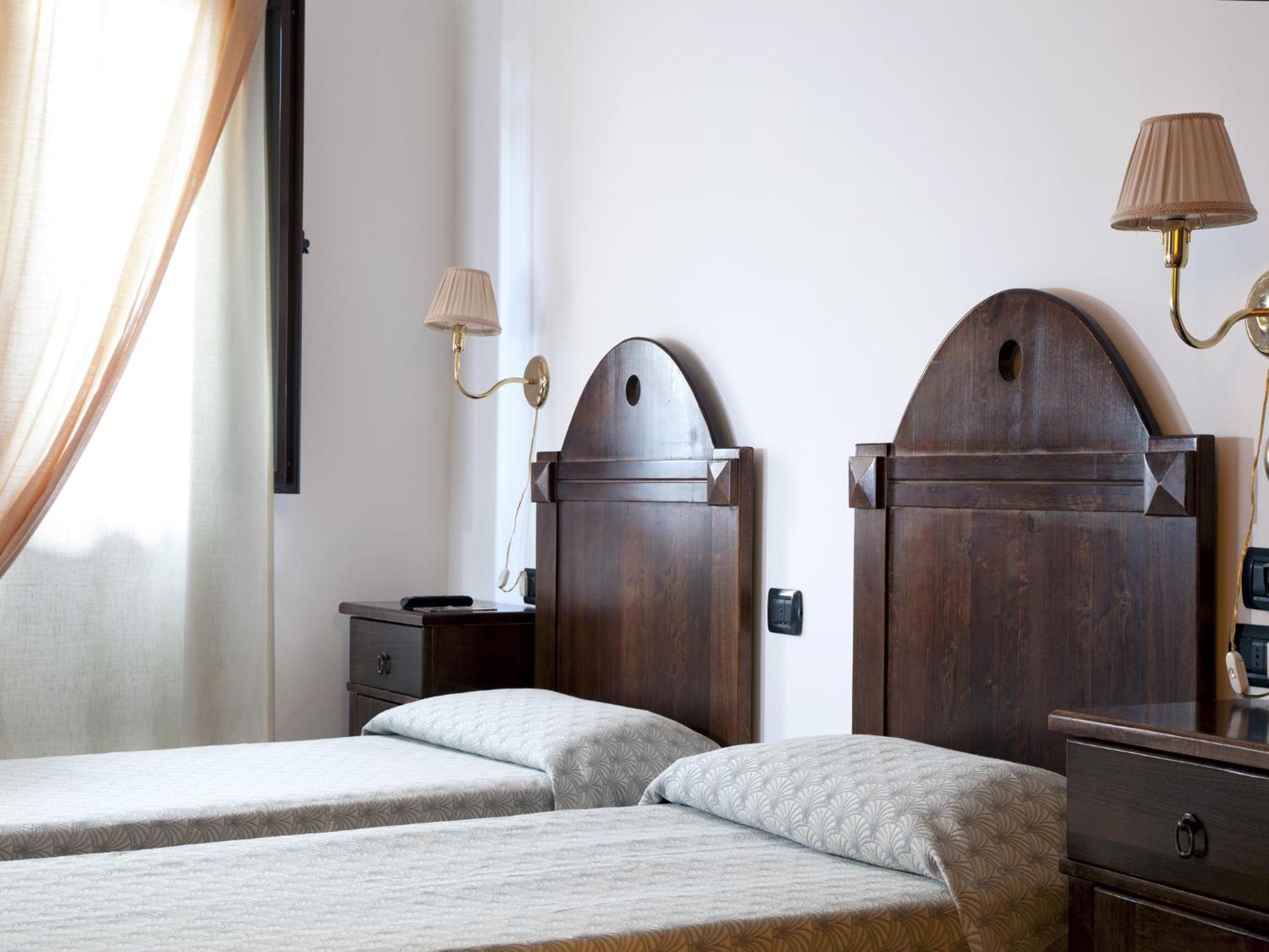Double or Twin Room photo 2