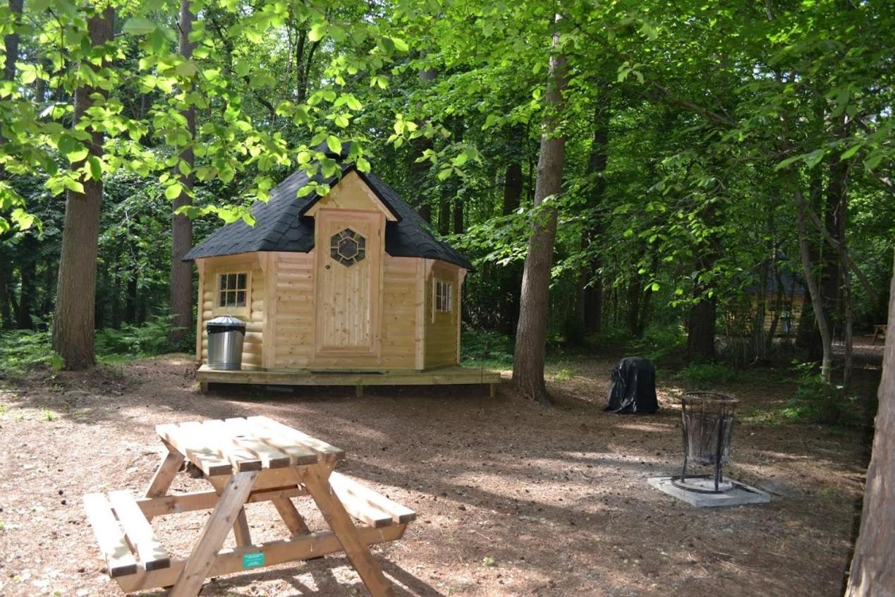 Hobbit Pod (2 Adults) photo 2