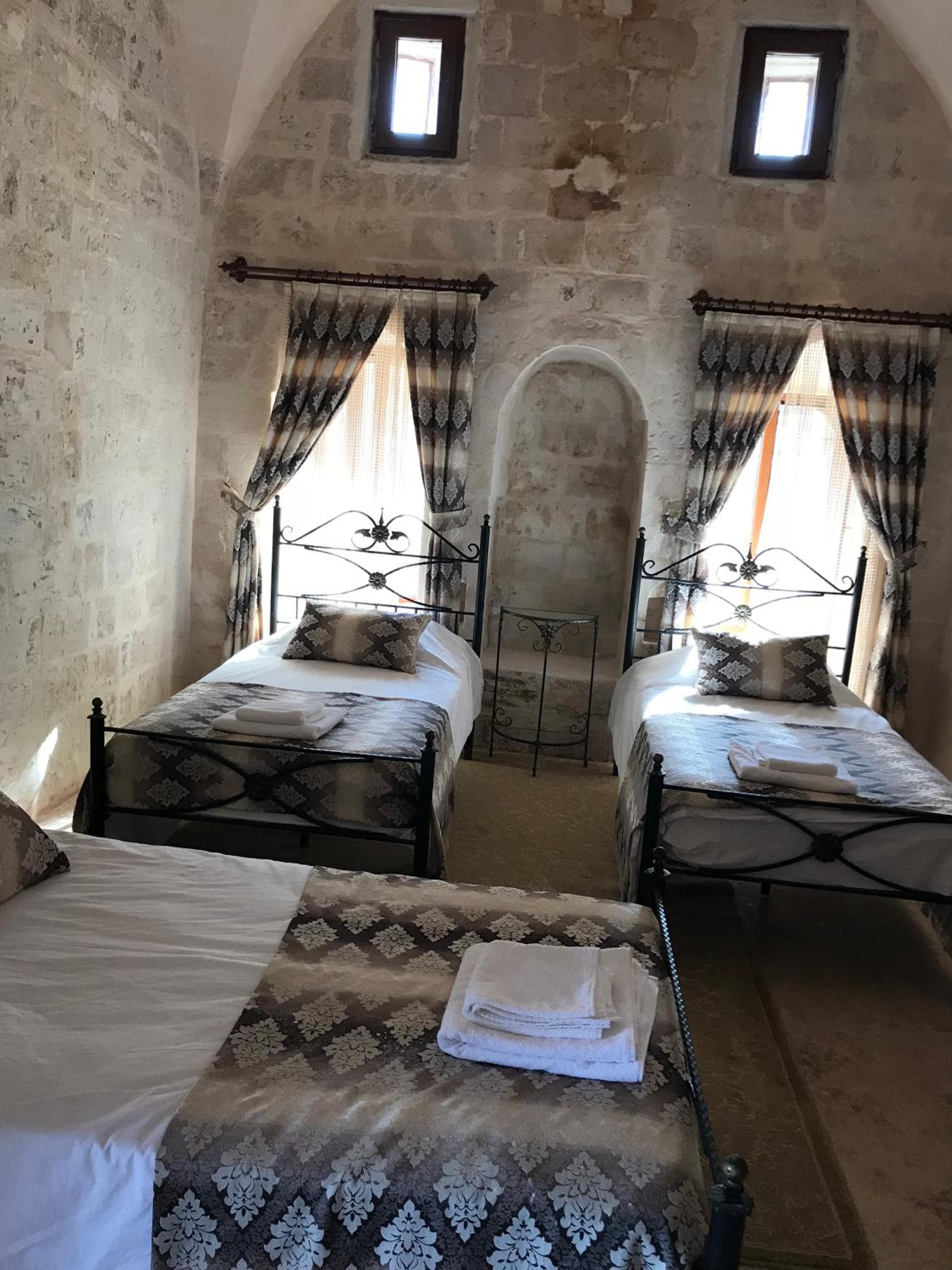 Deluxe Triple Room photo 3