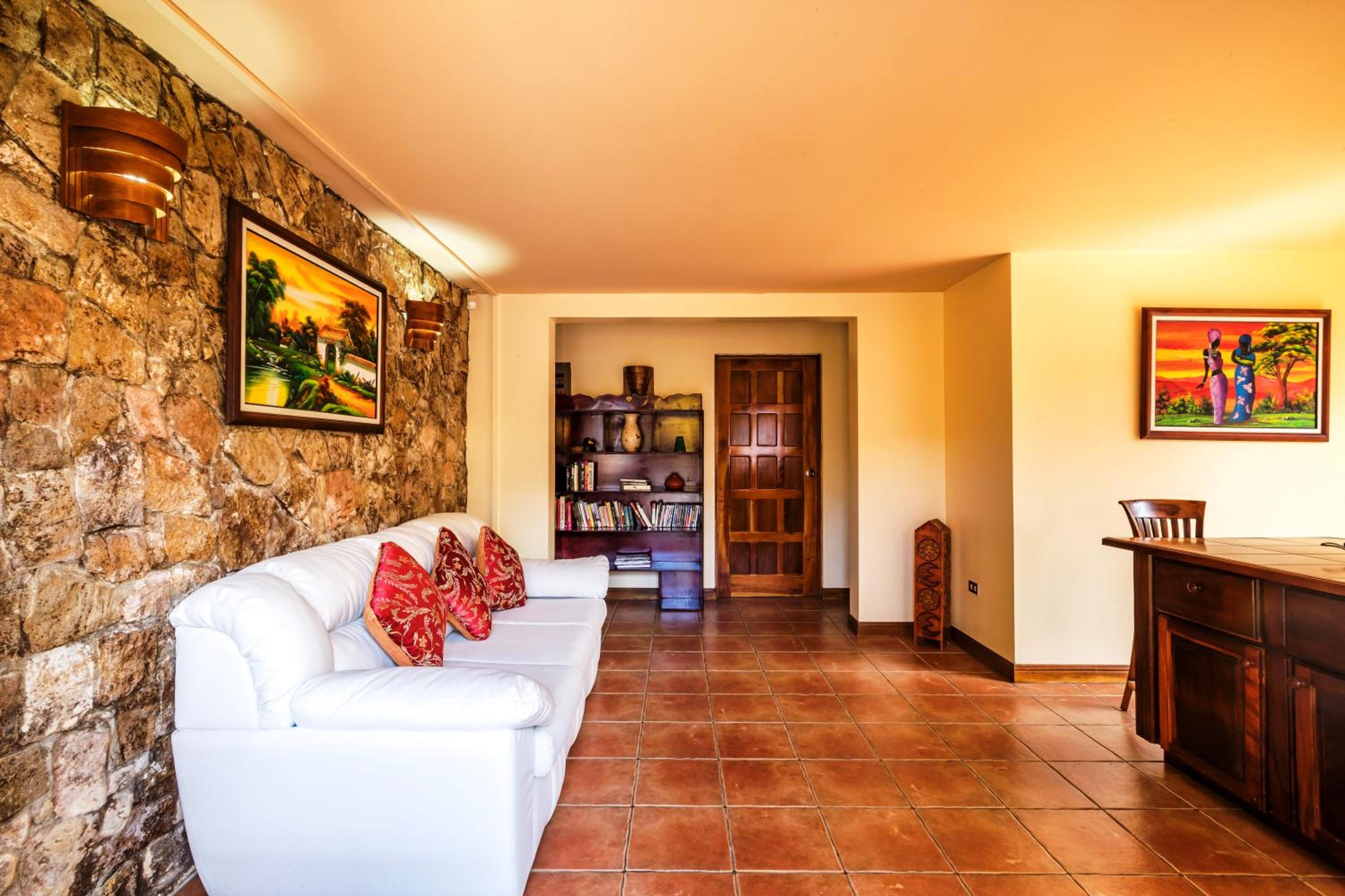El Rio Apartment - Photo 4