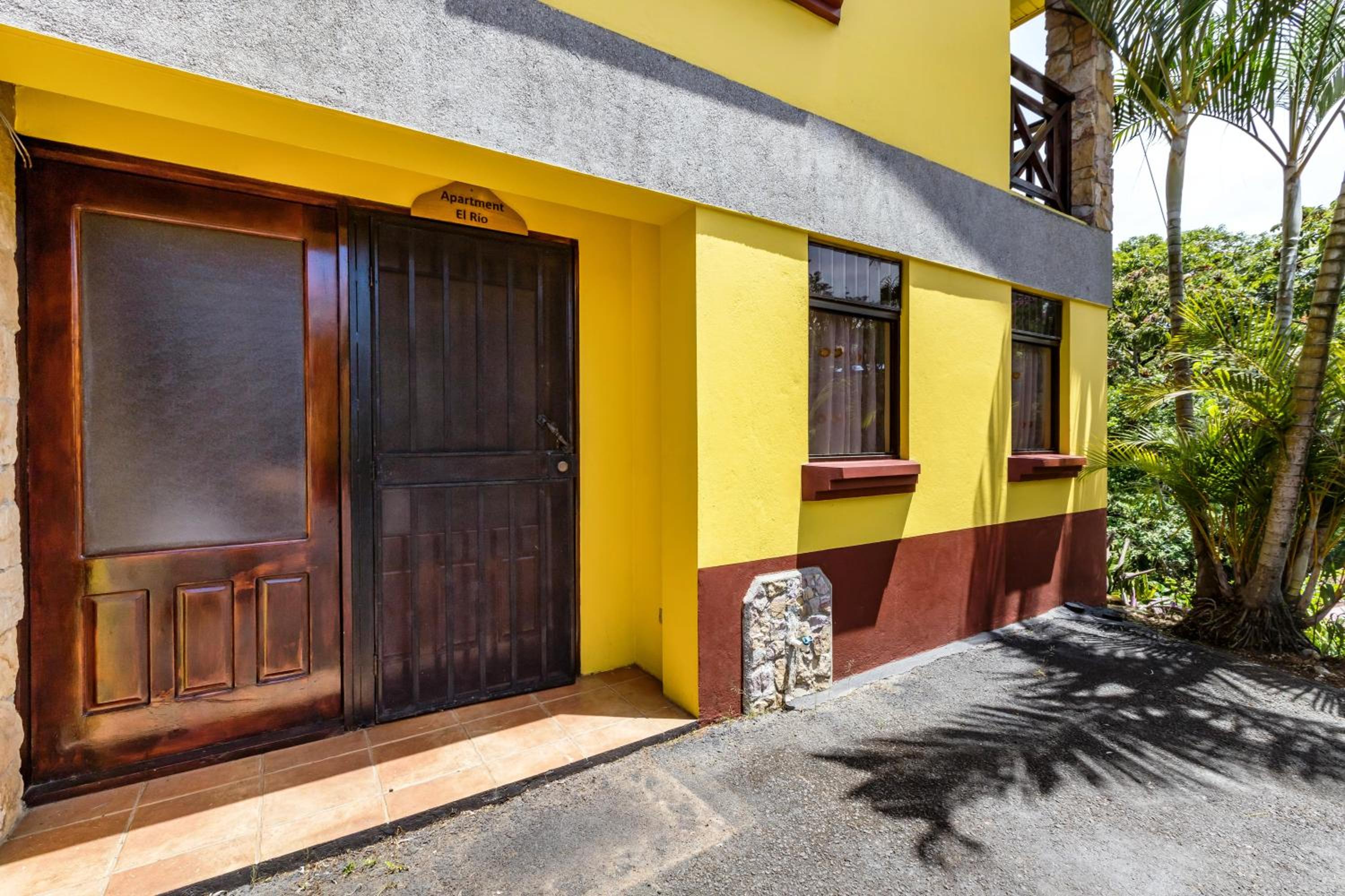 El Rio Apartment - Photo 2
