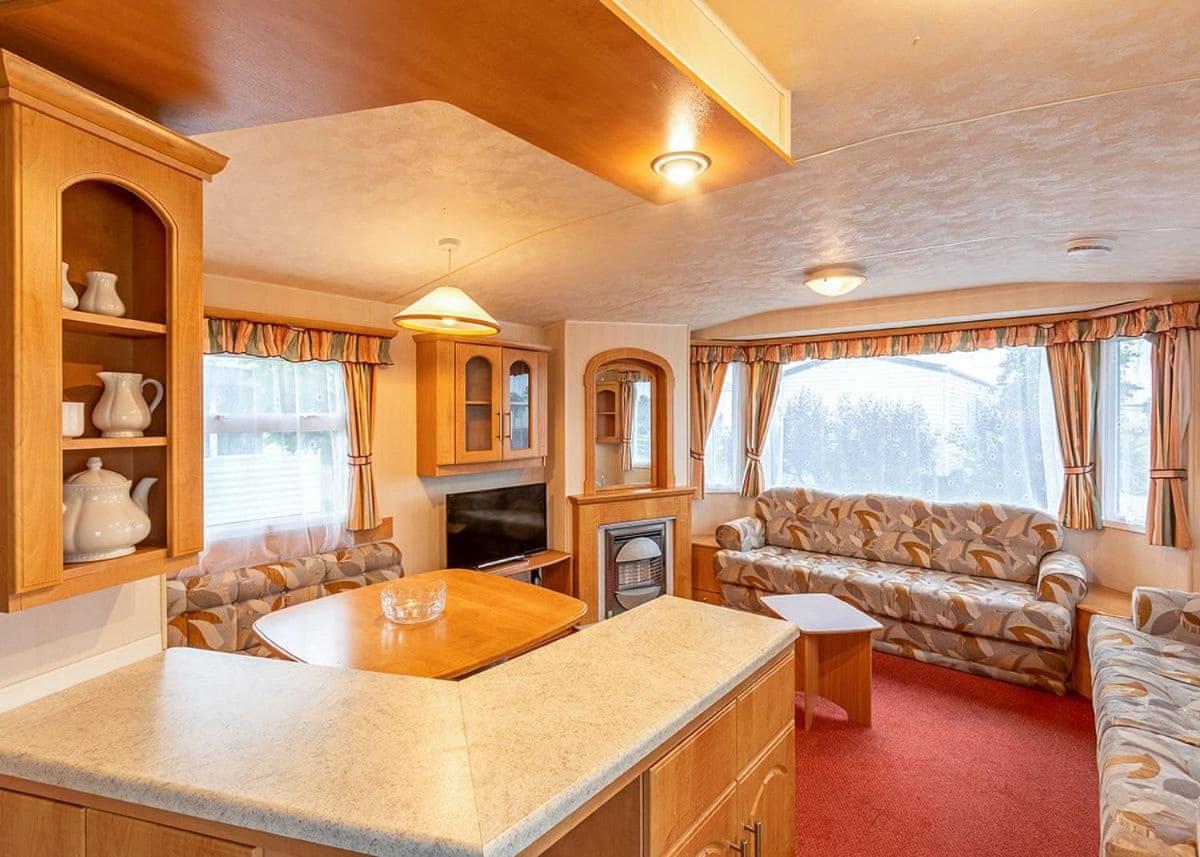 Mobile Home photo 2
