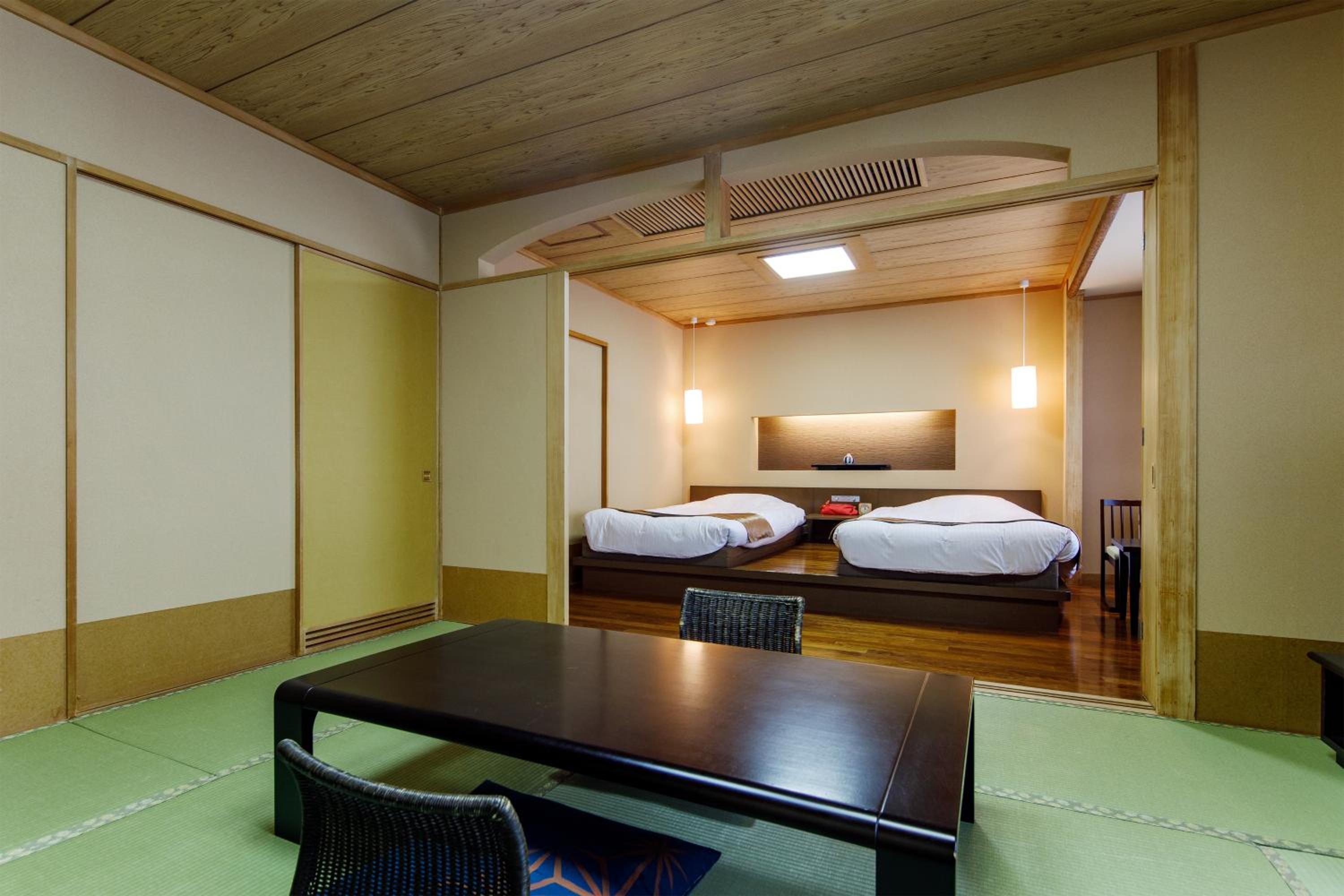 Modern Twin Room with Tatami Area - Non-Smoking - Photo 11
