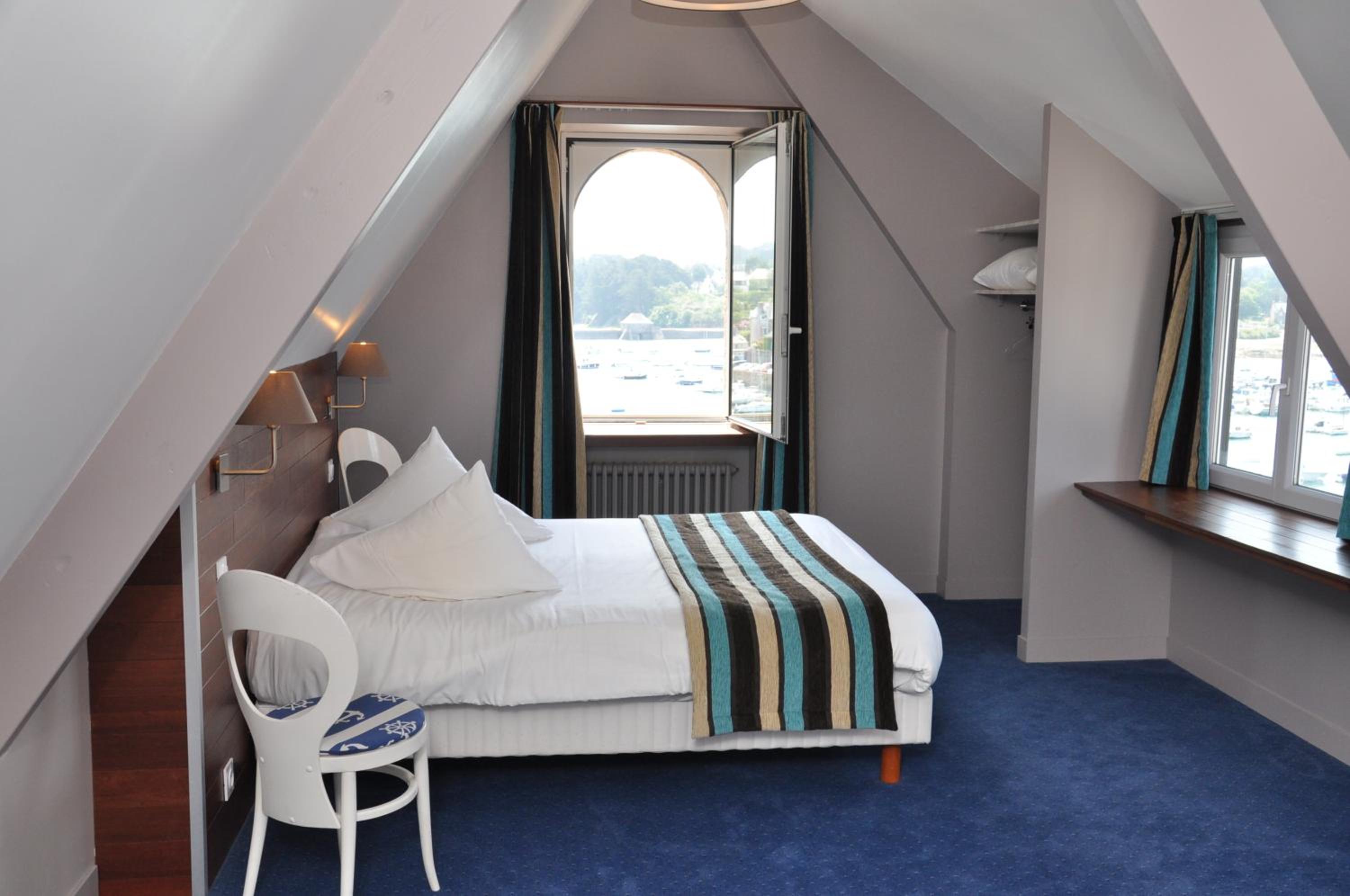 Superior Room with Sea View - Photo 8