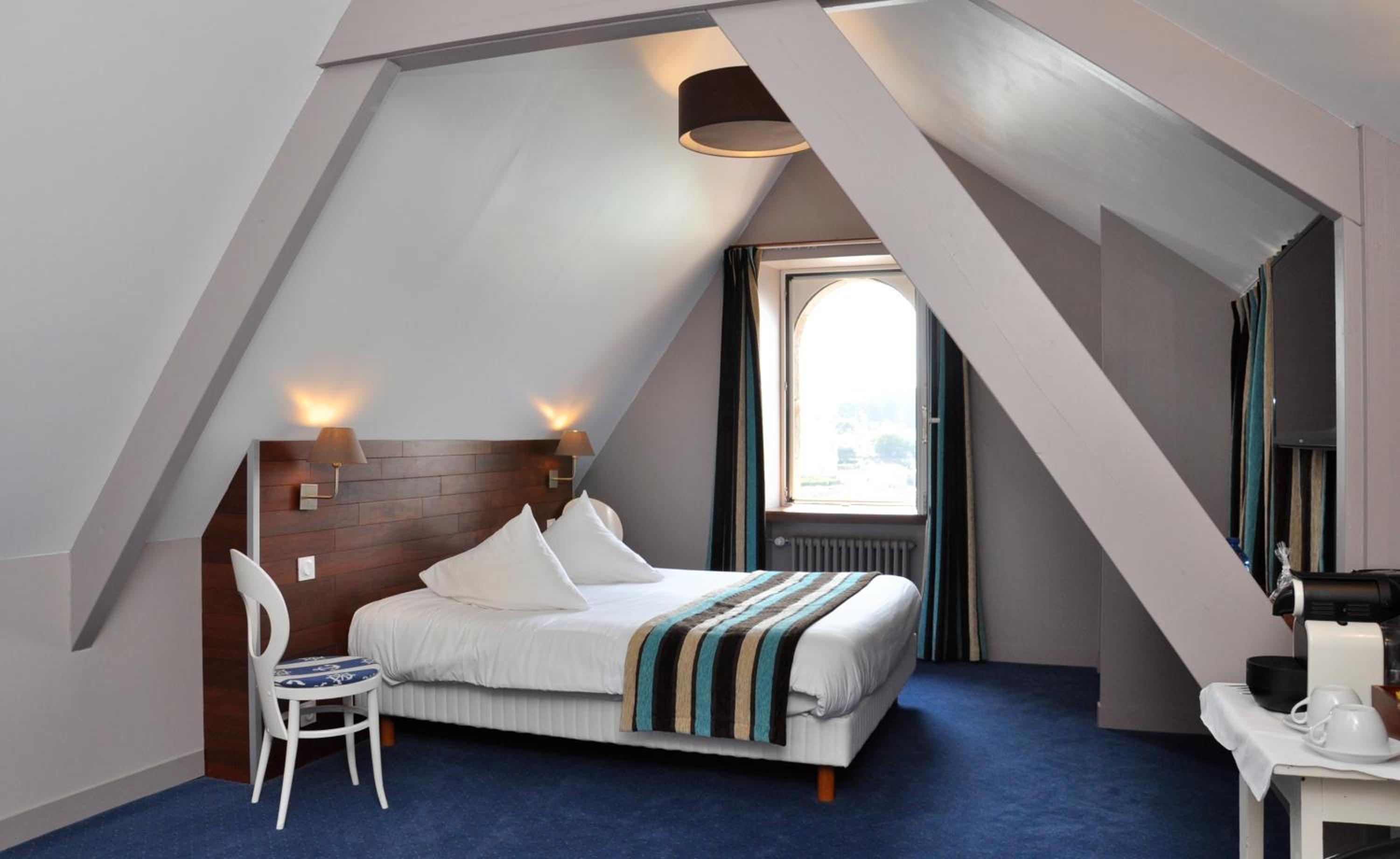 Superior Room with Sea View - Photo 10