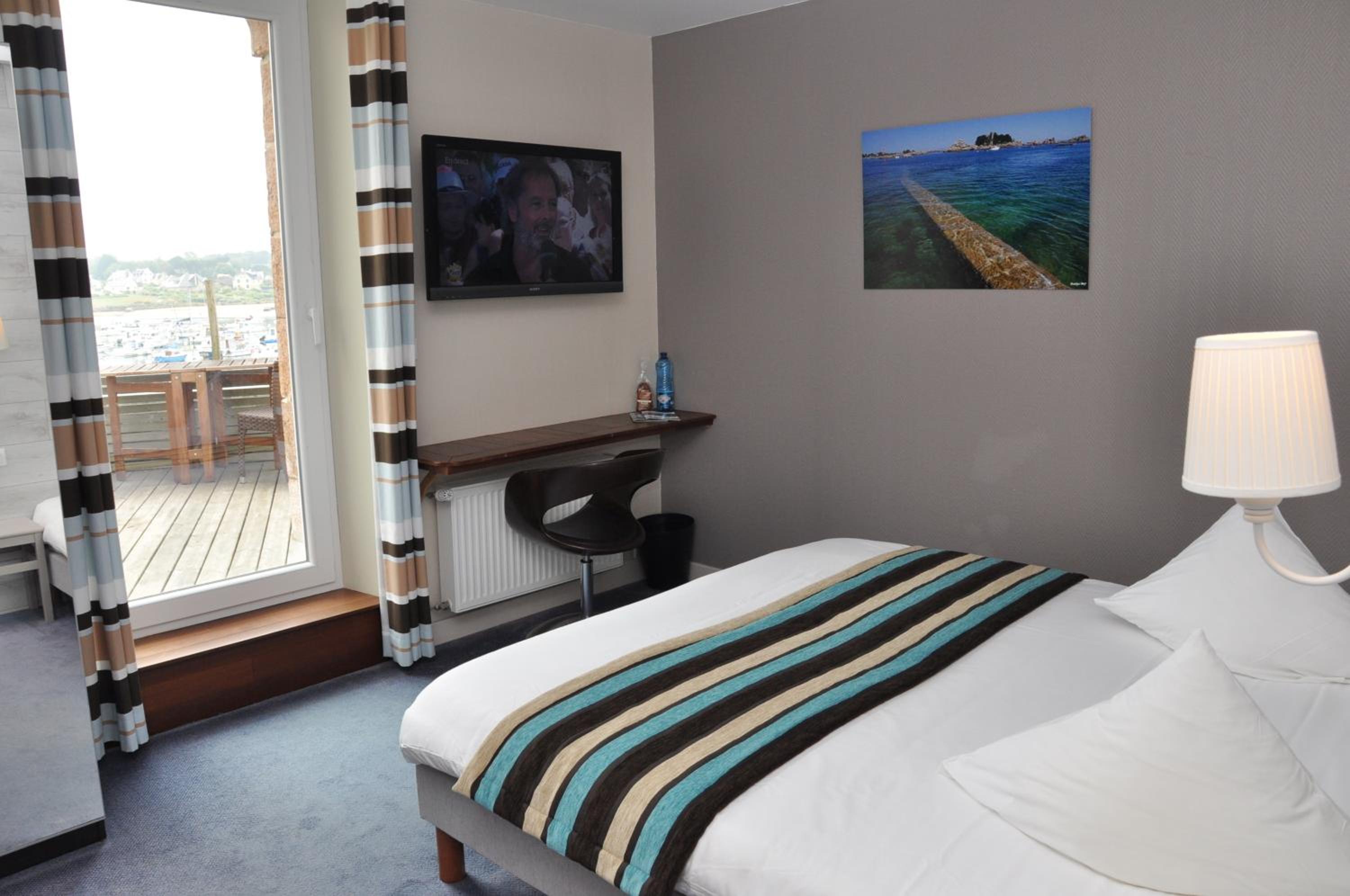 Double Room with Terrace and Sea View   - Photo 8