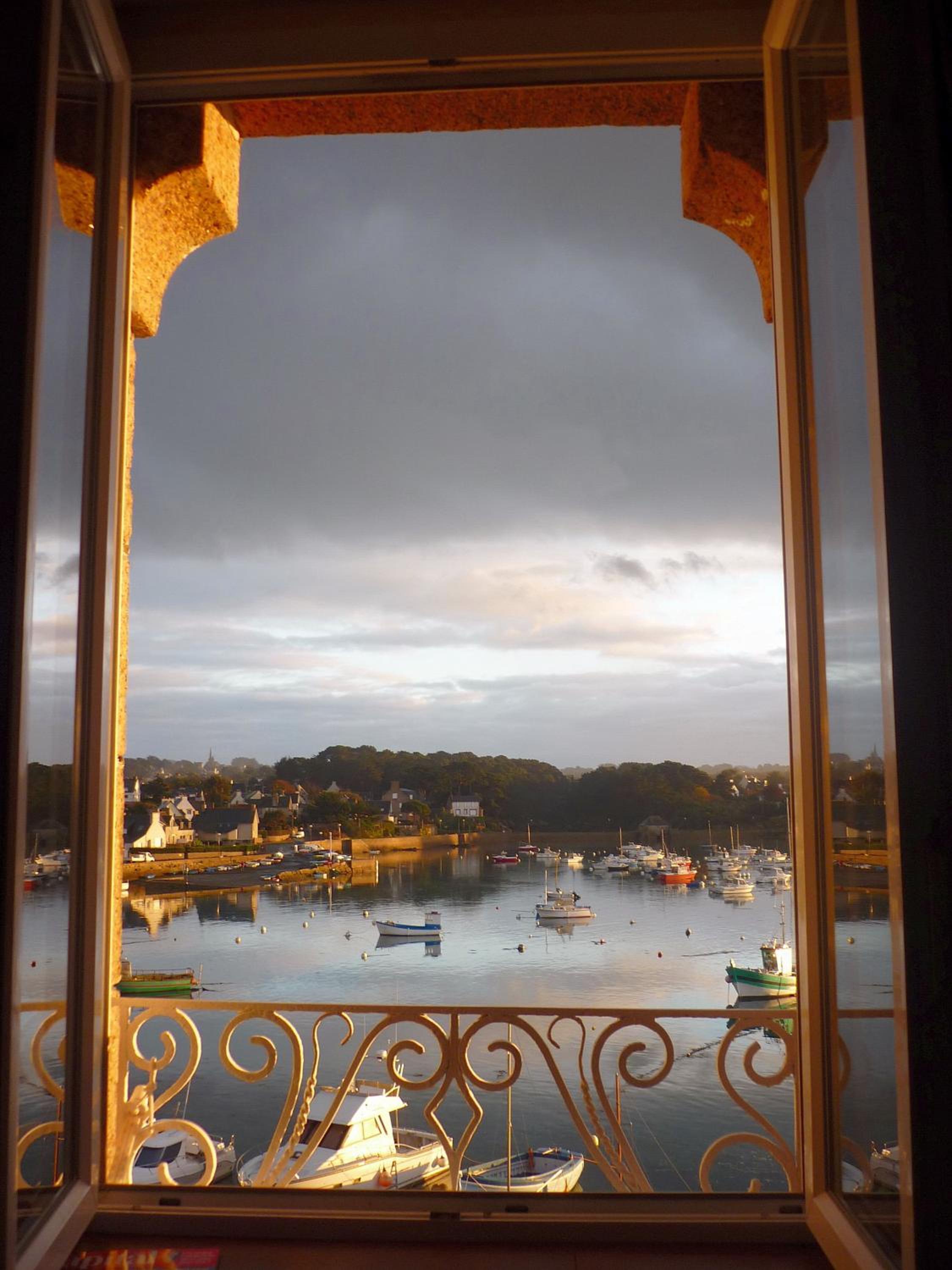 Classic Room with Sea View - Photo 9