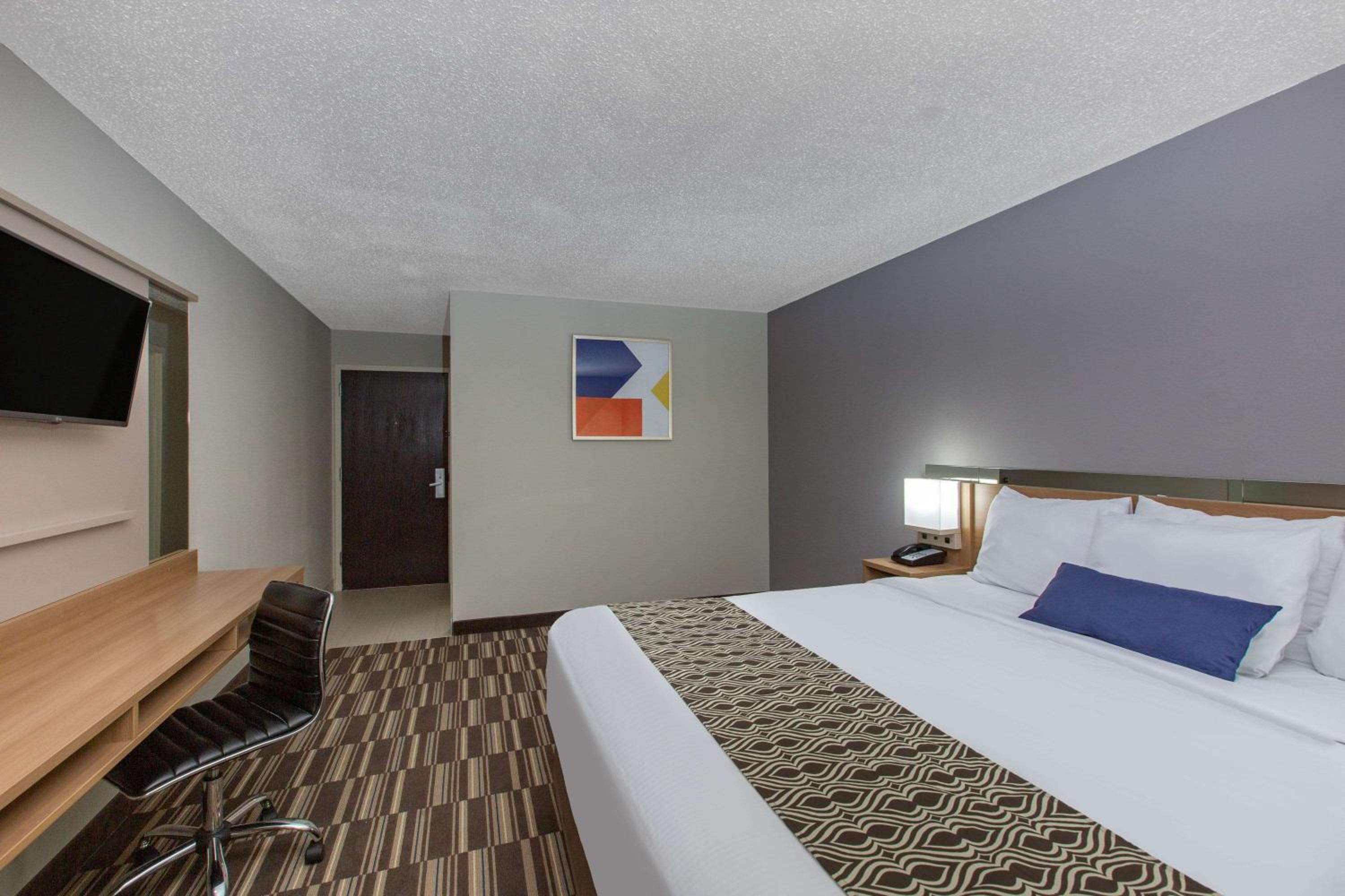  Queen Room with Two Queen Beds -  Accessible Non-Smoking  - Photo 2