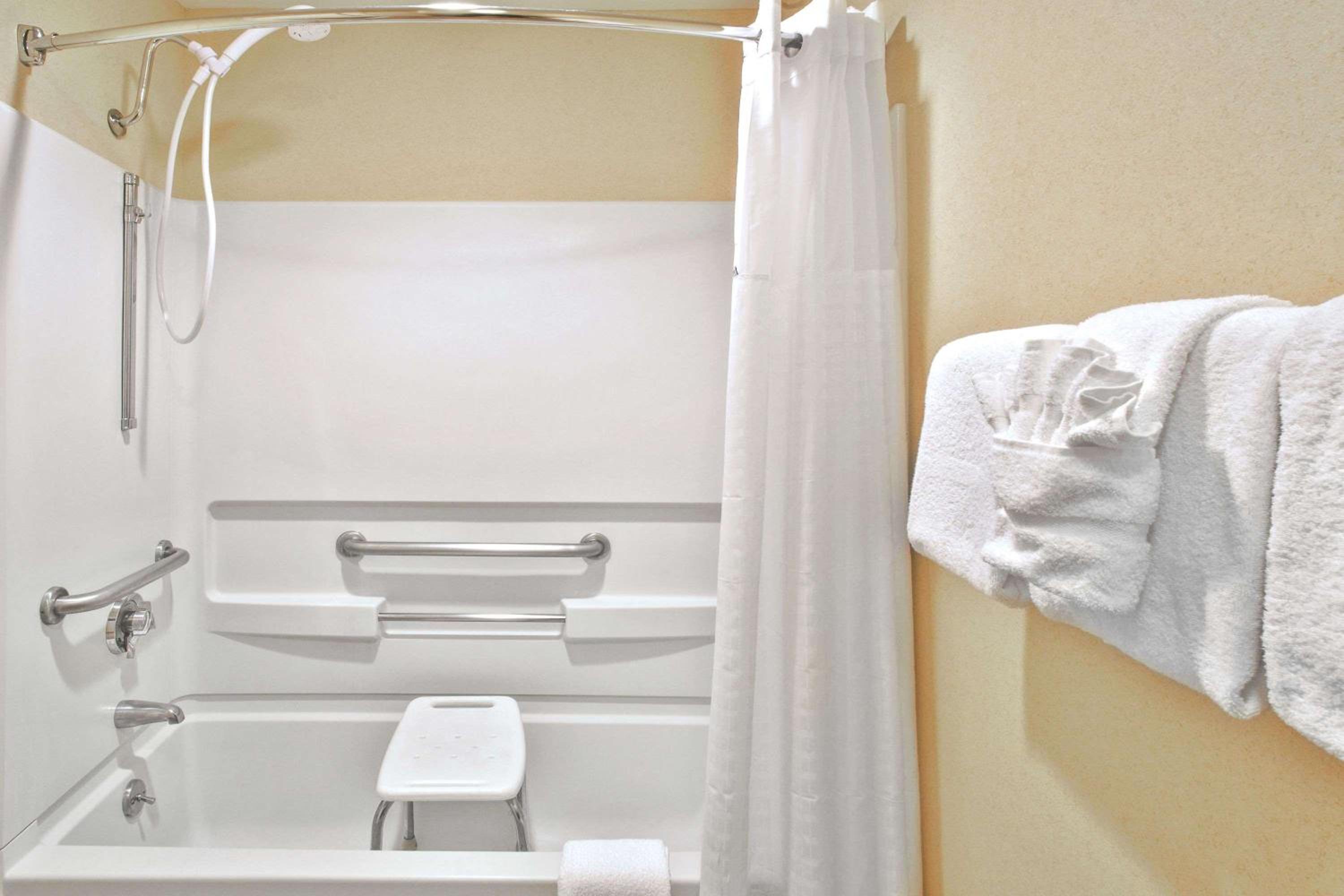 King Room - Disability Access - Photo 6