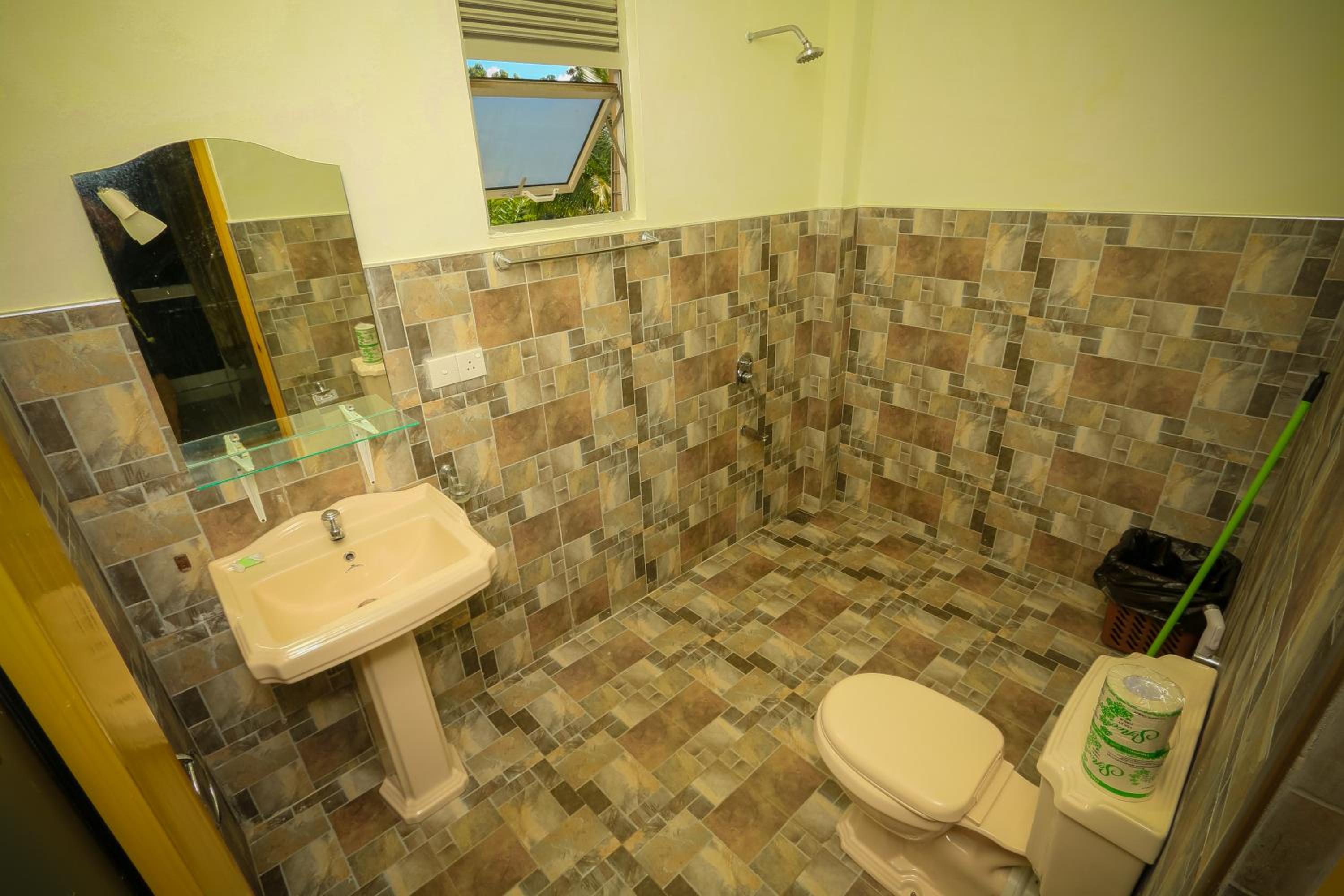 Double Room with Private Bathroom photo 3