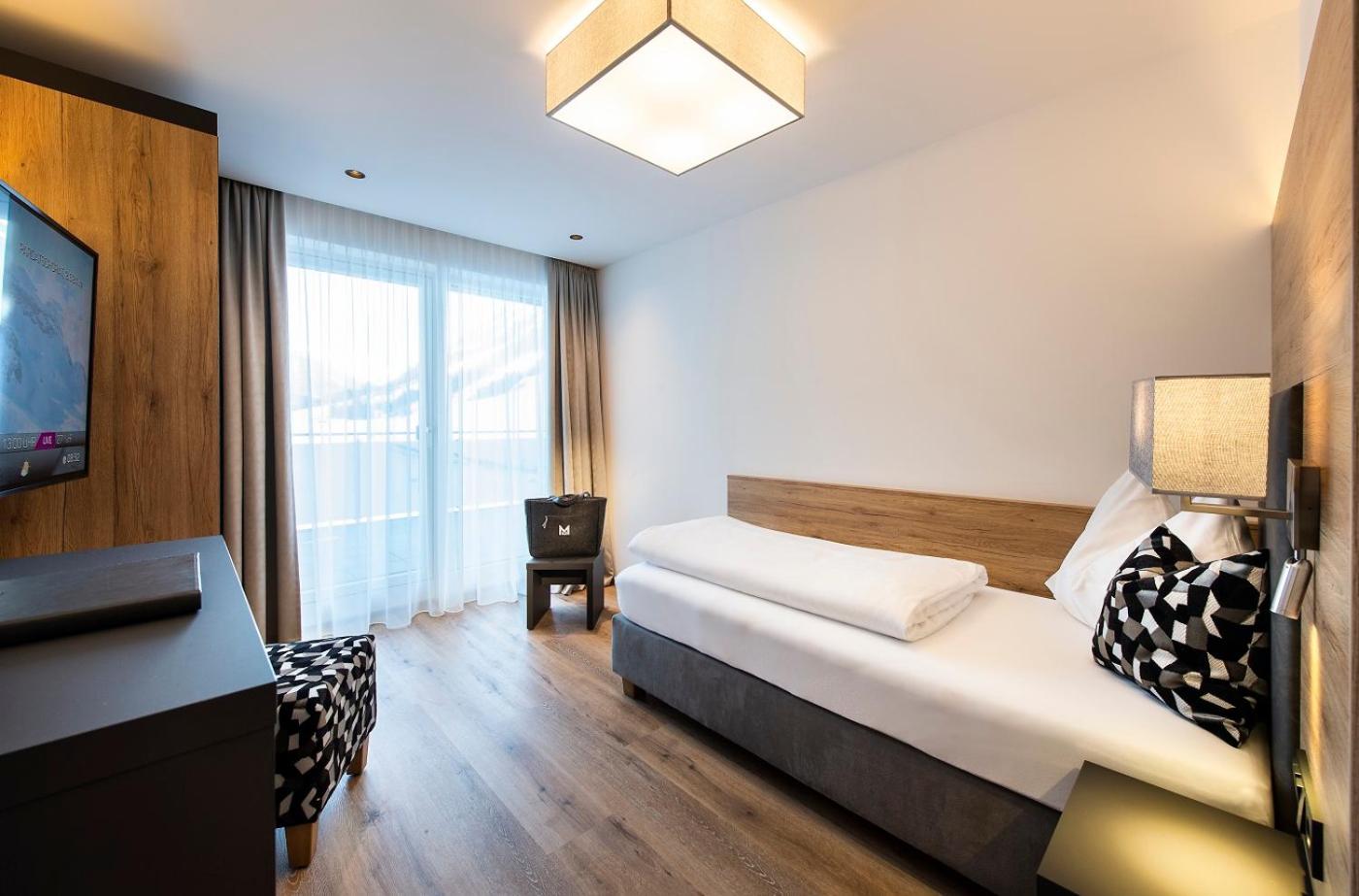 Single Room with Balcony photo 2