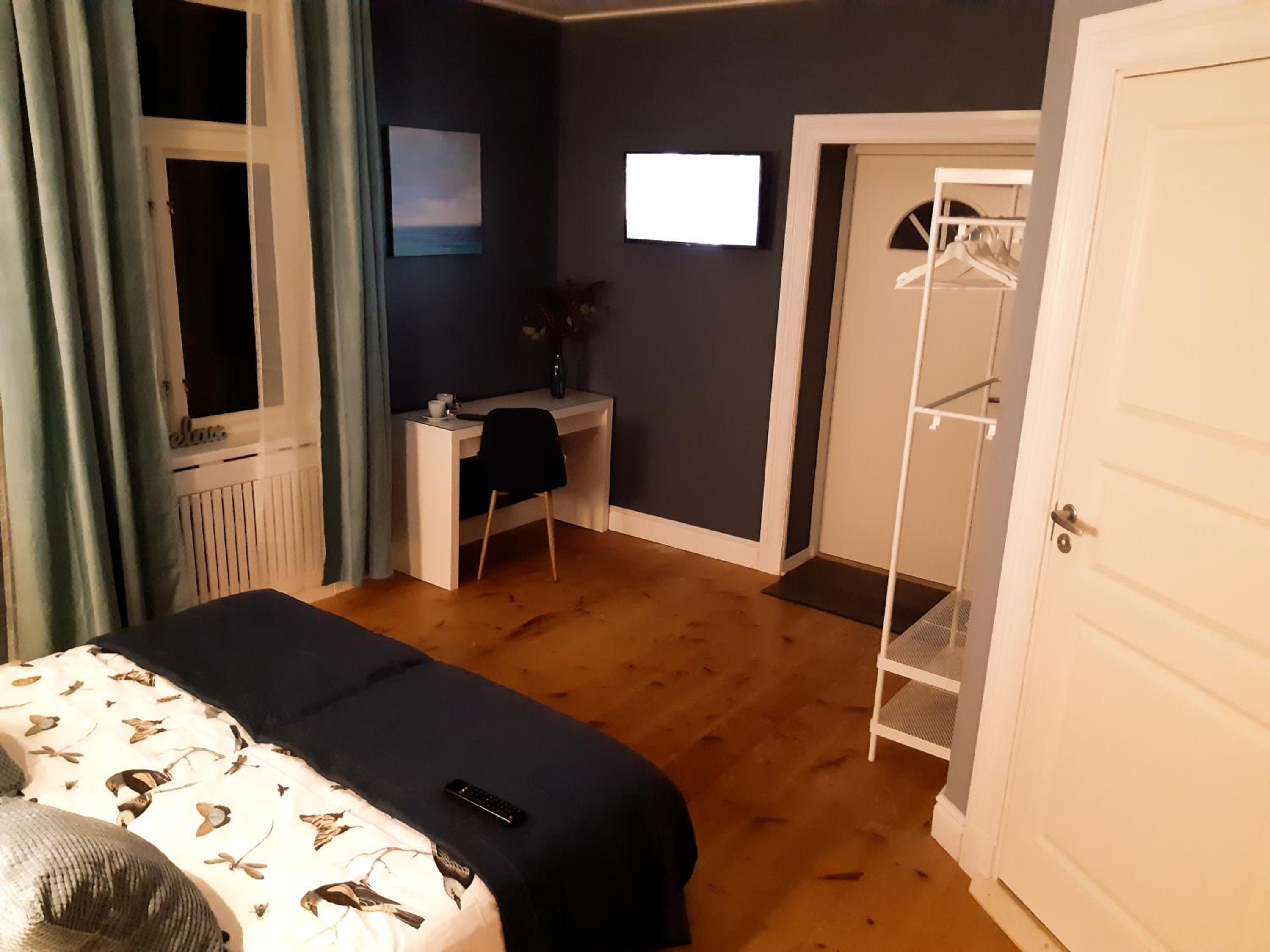 Deluxe Double Room with Shower photo 3