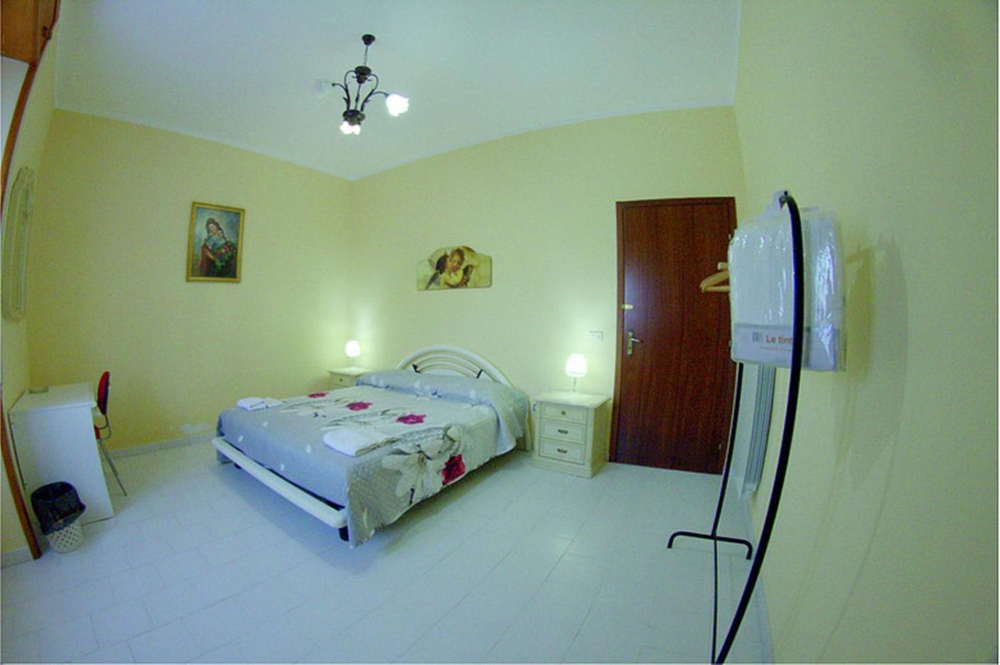 Triple Room - Photo 17