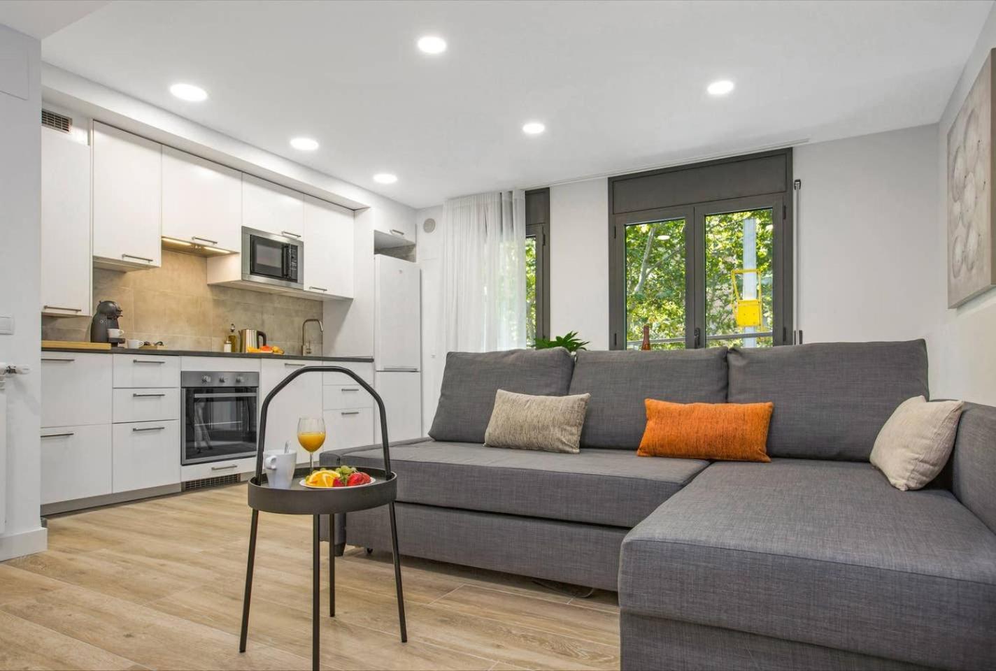 Apartamento con Balcón