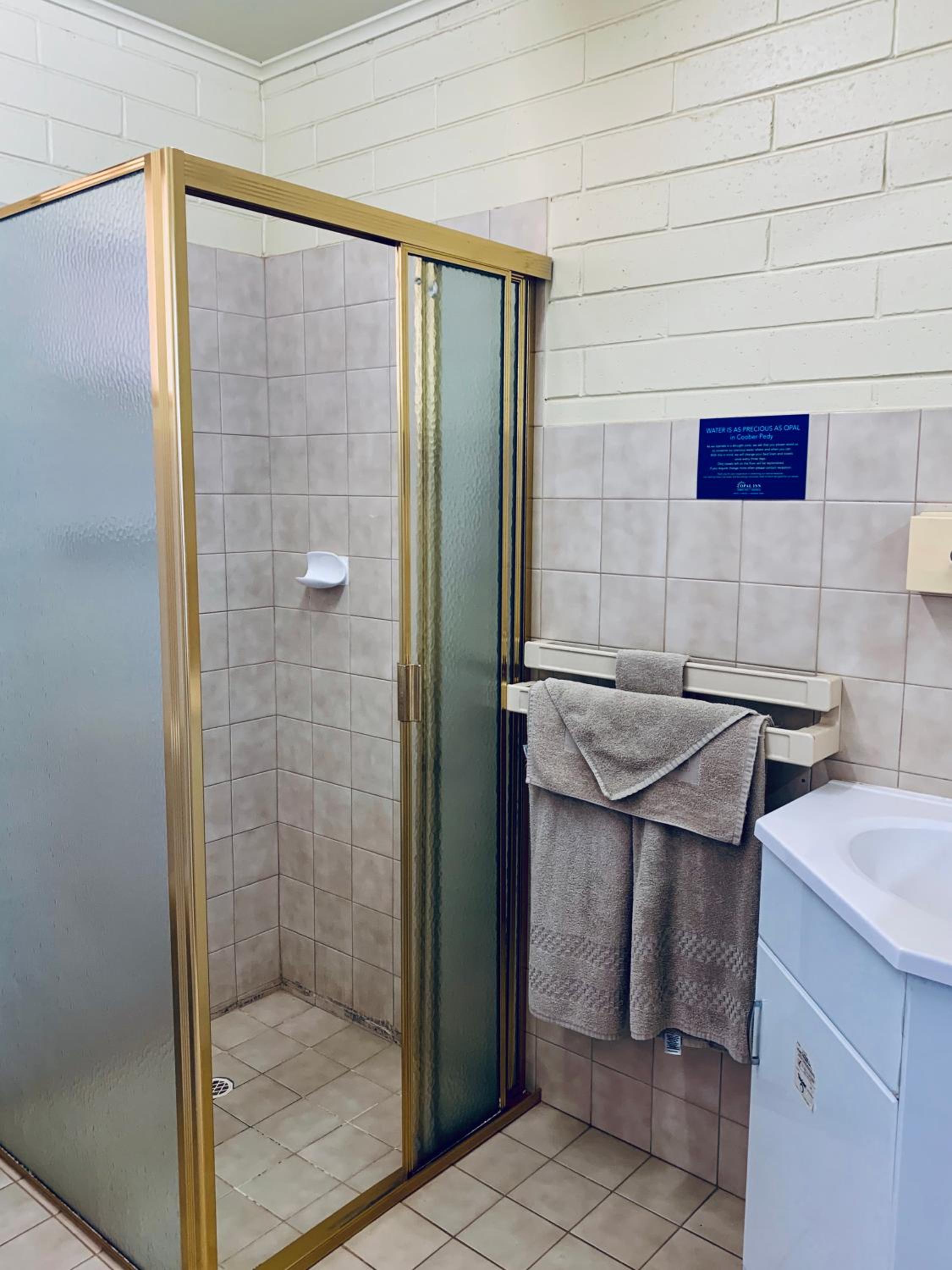 Standard Double or Twin Room - Photo 4