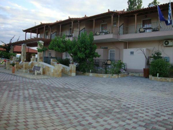 Apartment with Balcony photo 2