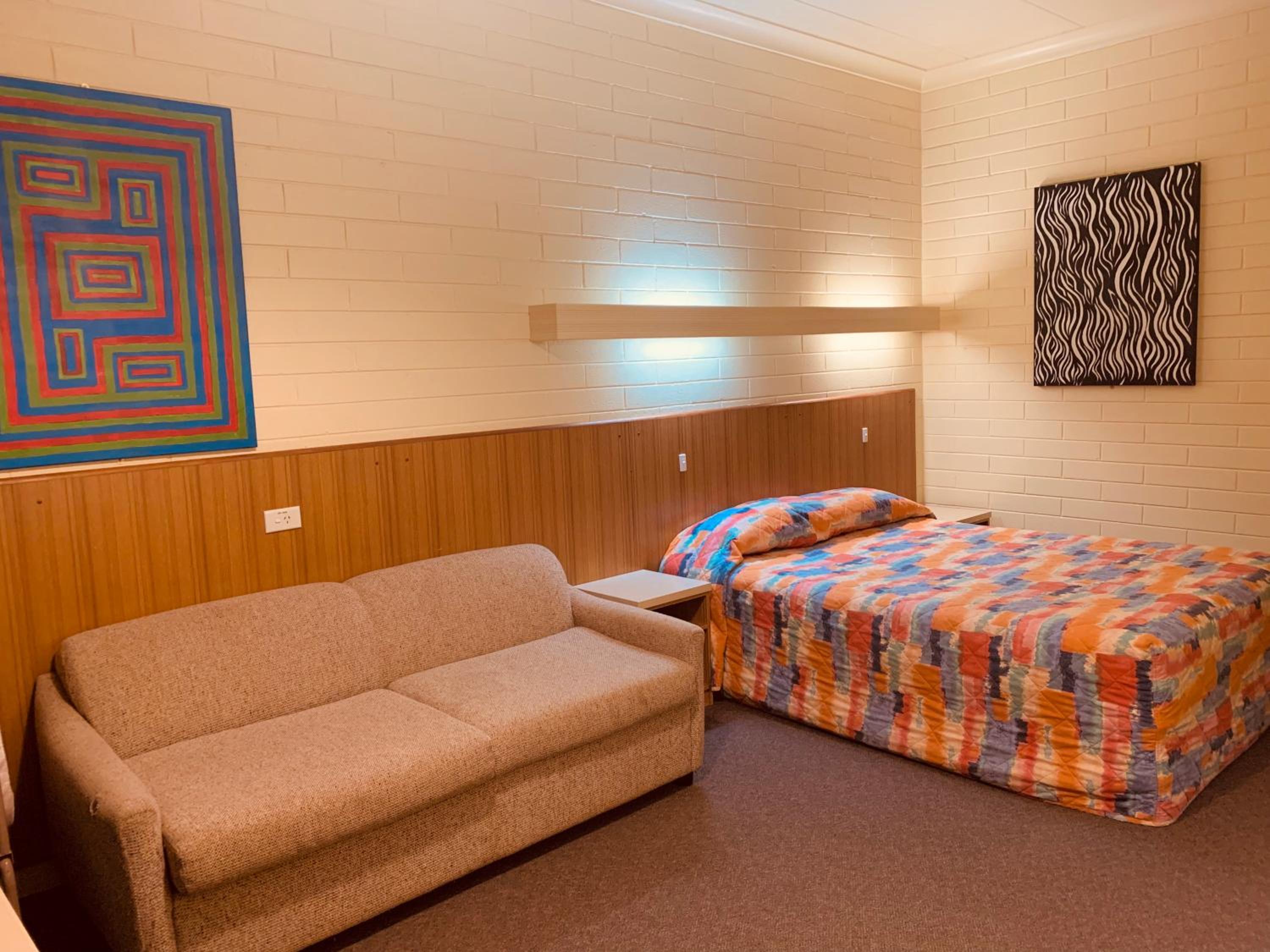Standard Double Room - Photo 13