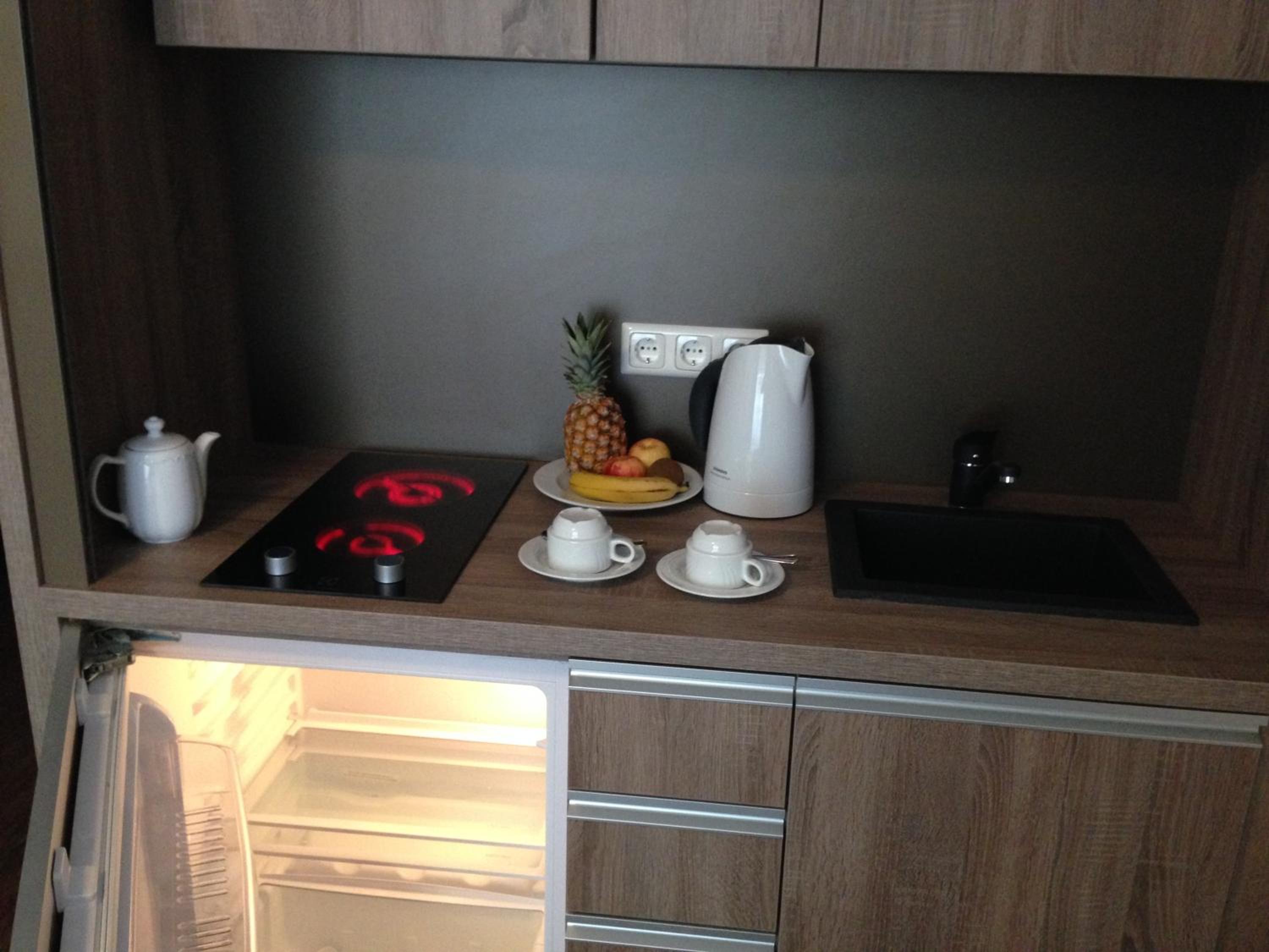 Basic Double or Twin Room - Photo 2