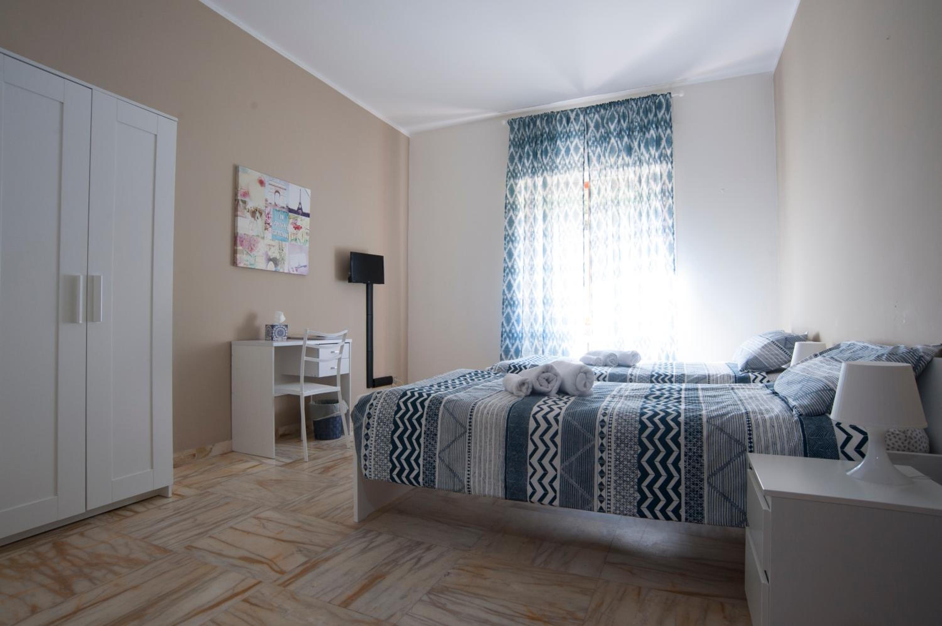 Budget Twin Room - Photo 1