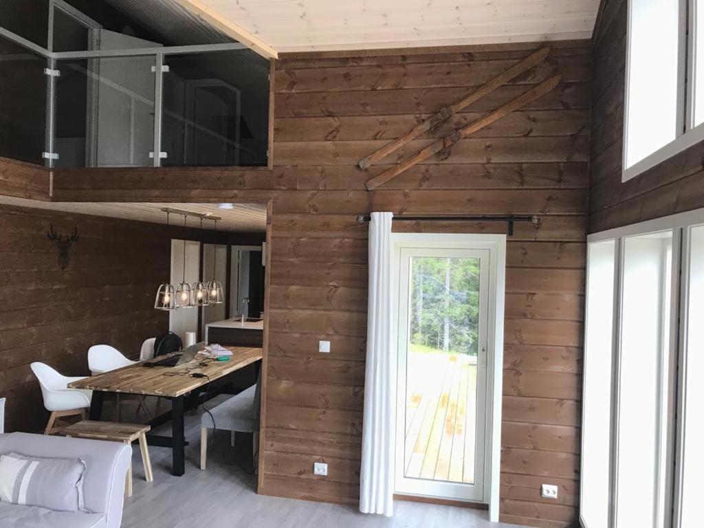 Five-Bedroom House - Photo 38