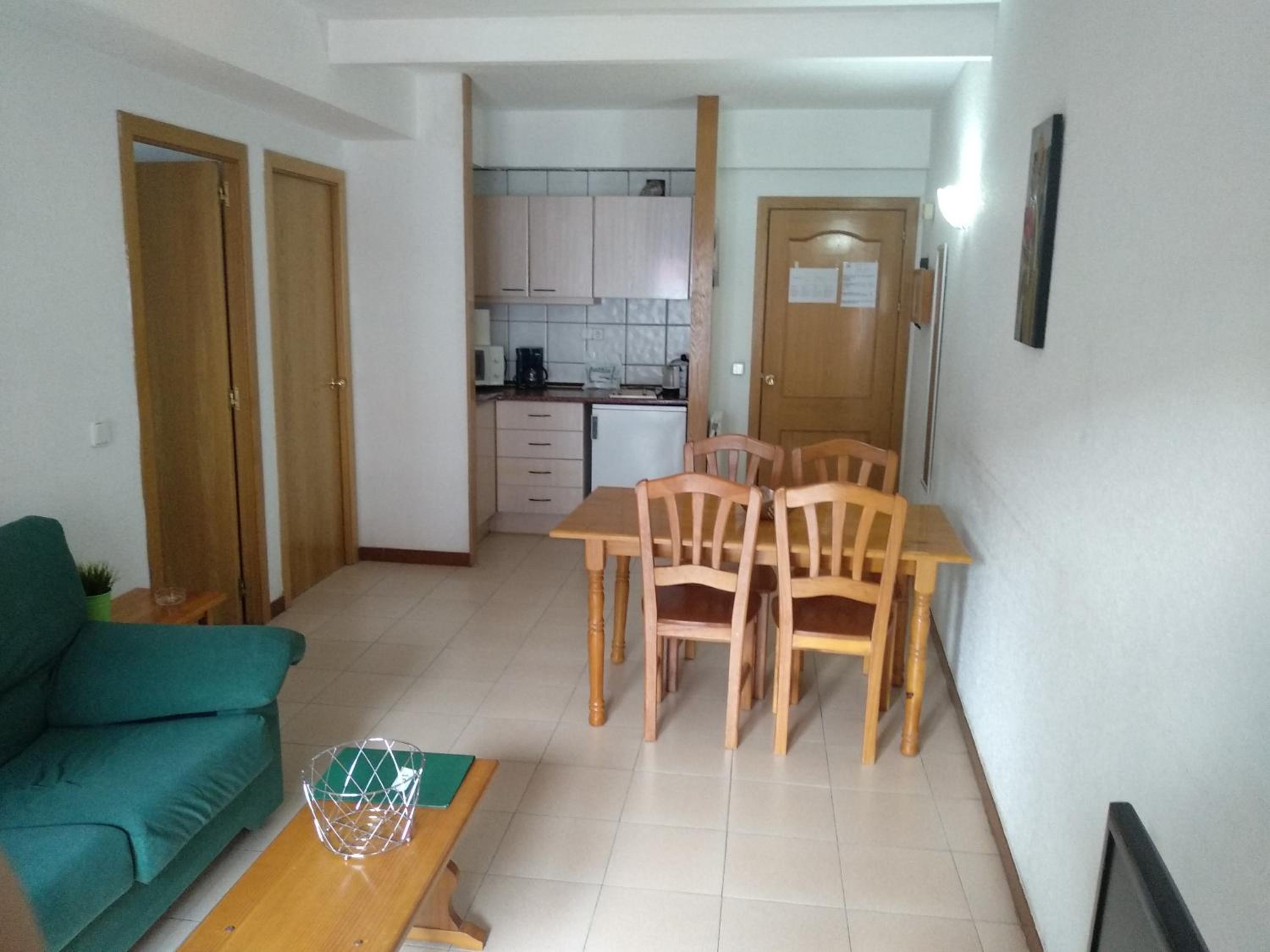 One-Bedroom Apartment with Balcony (3-4 Adults). photo 1