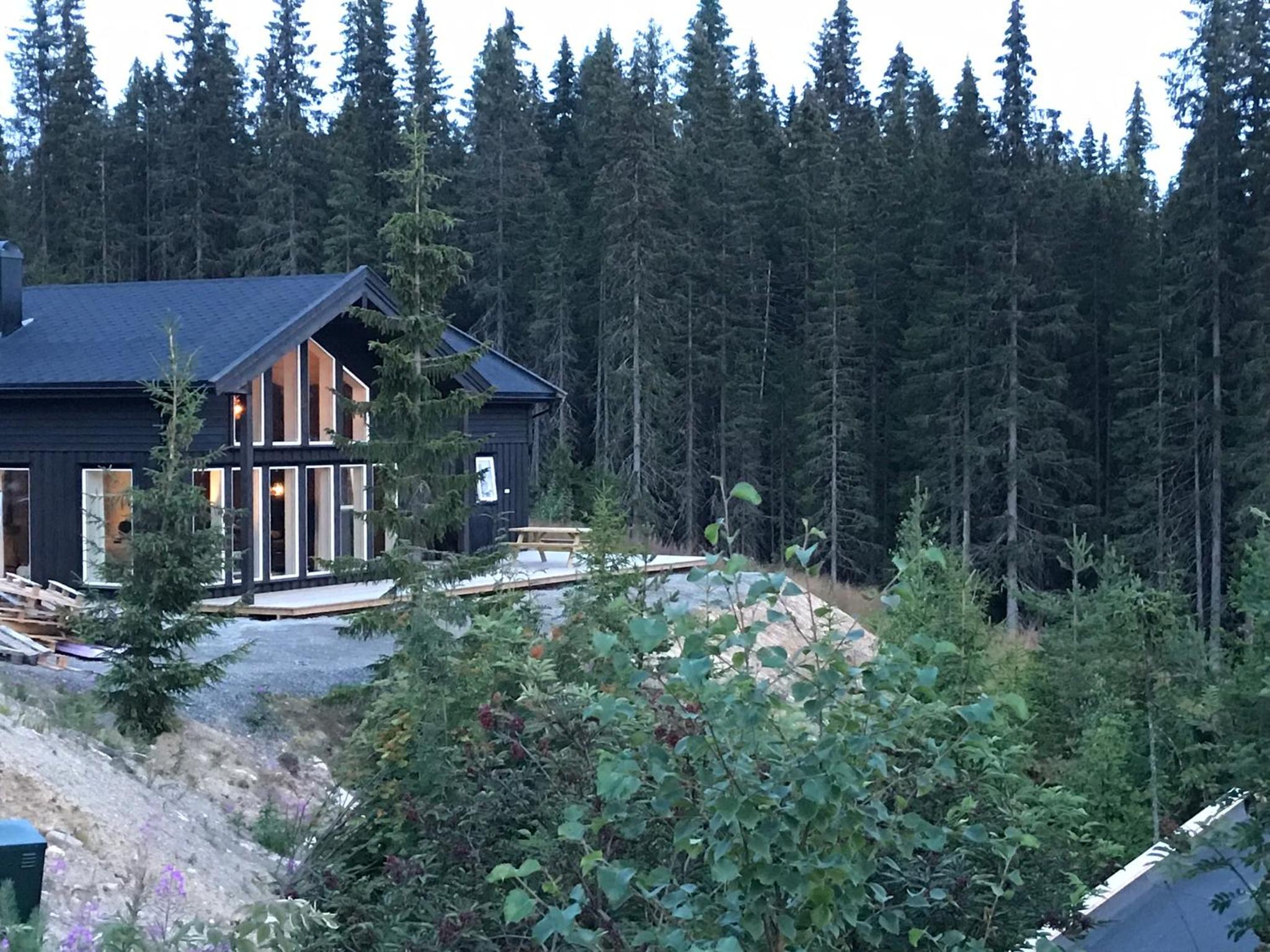 Five-Bedroom House - Photo 42