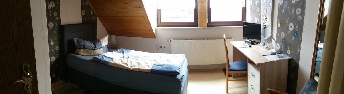 Single Room with Bathroom photo 2