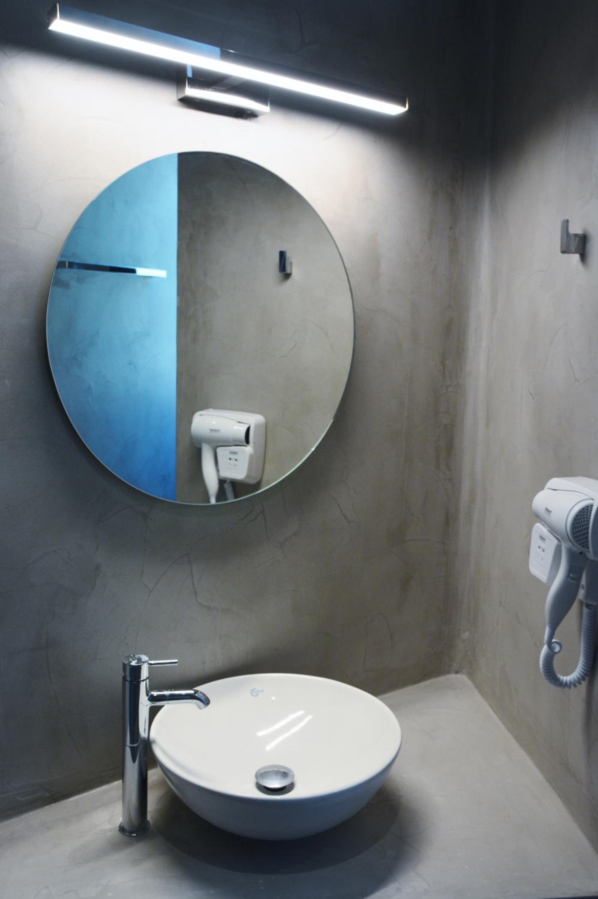 Double Room with Private Bathroom - Photo 11