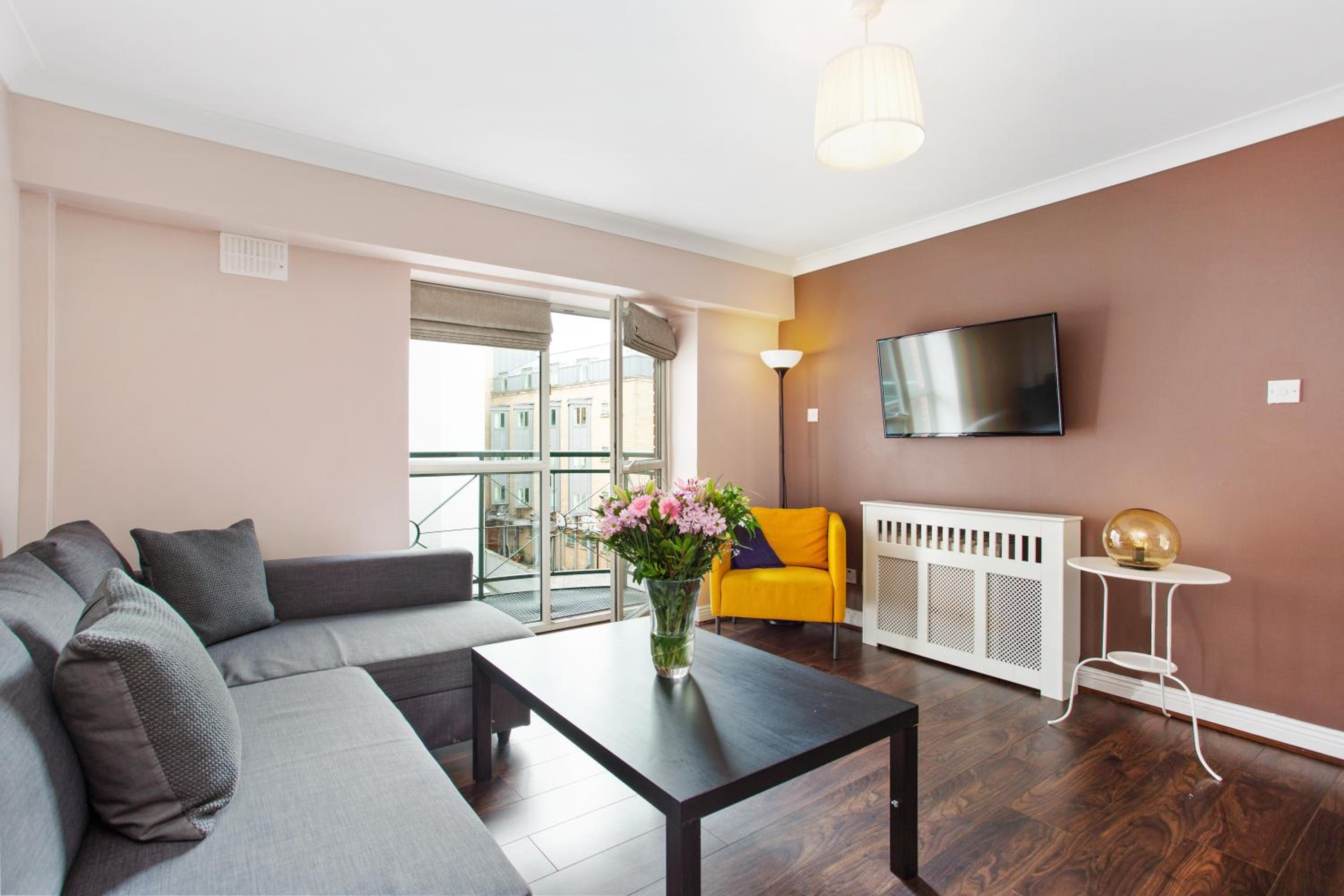 One-Bedroom Apartment (3 Adults) thumbnail 6