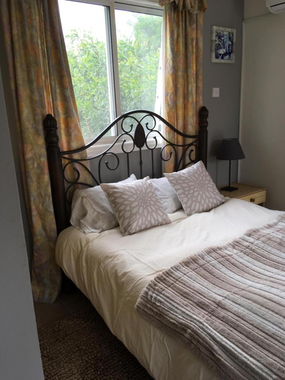 Studio Apartment - Photo 16