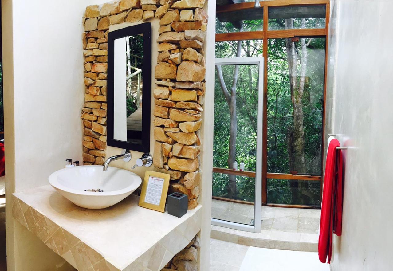 Deluxe Double Room with Balcony - Photo 3